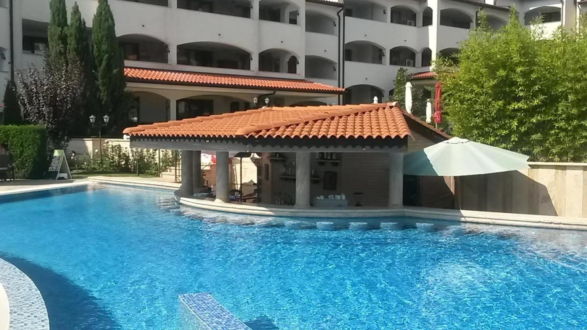 5-Star Spacious Beachfront Studio