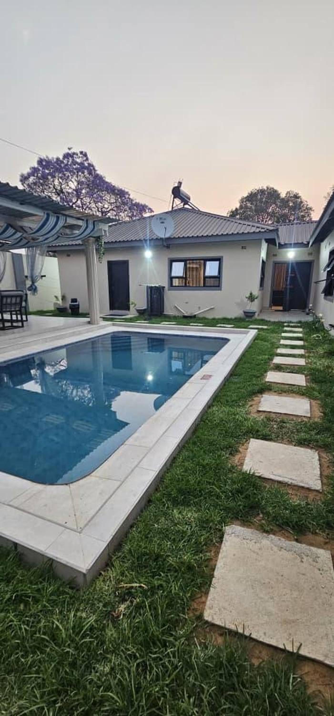 Villa De Luna in Avondale, Lomagundi Road