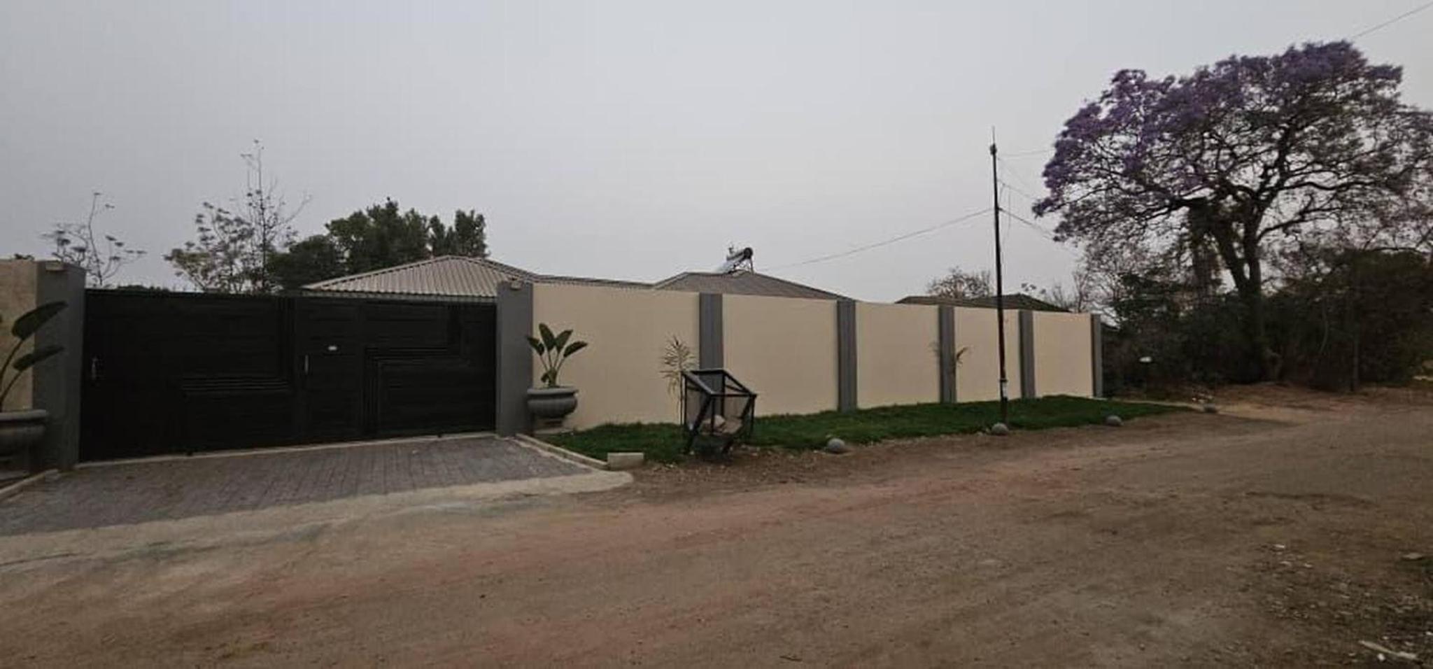Villa De Luna in Avondale, Lomagundi Road