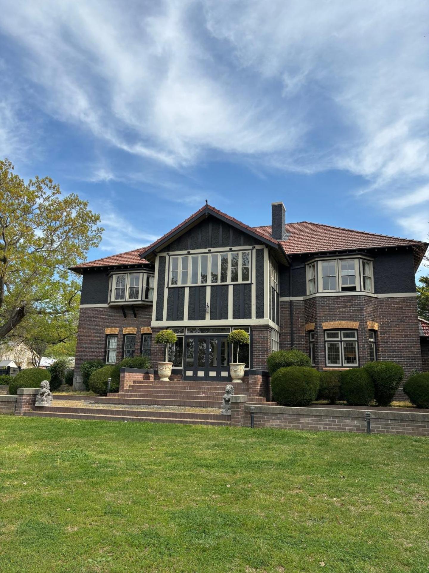 Lindsay House Guest House