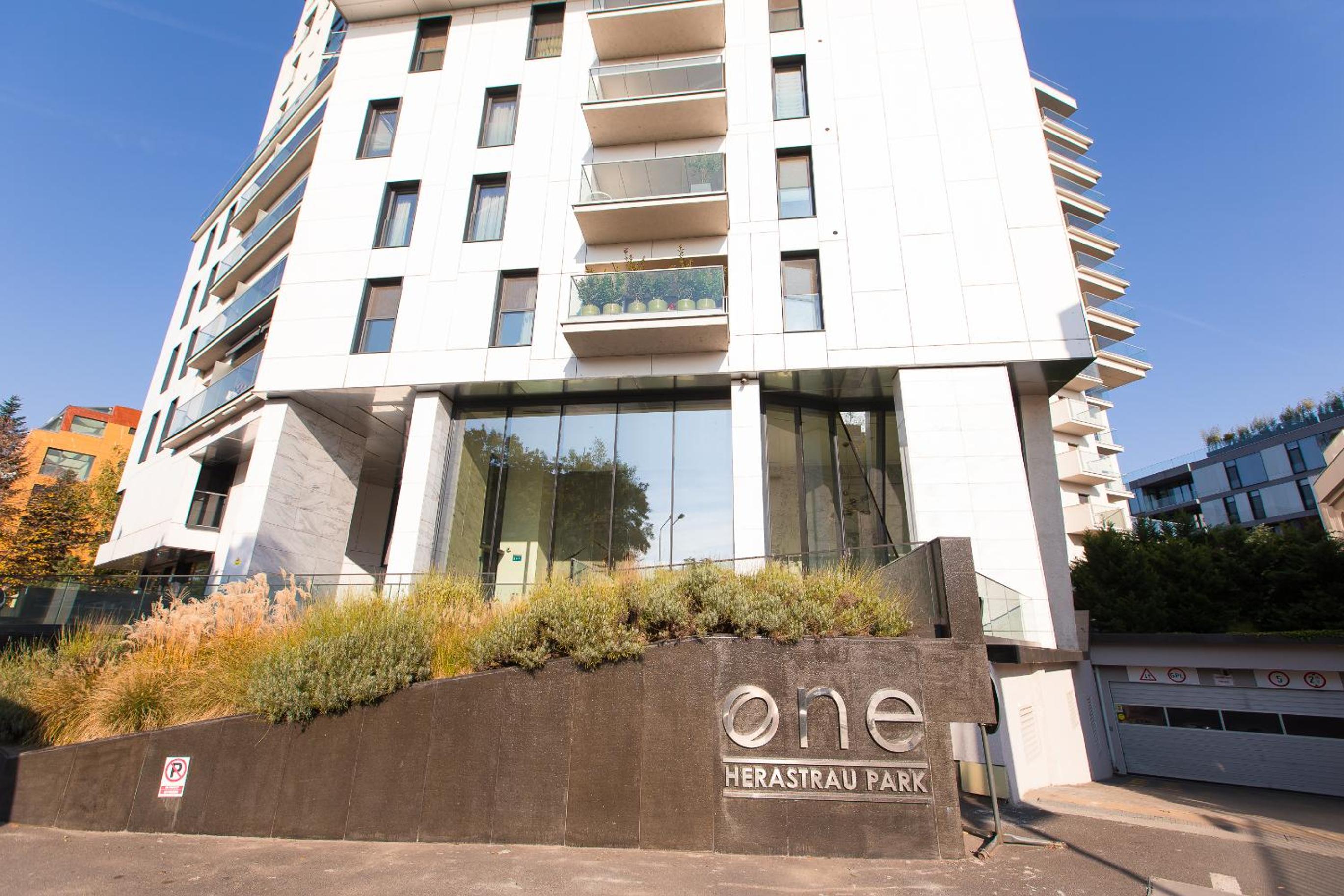 Premium Studio Apartment in Herastrau with City View