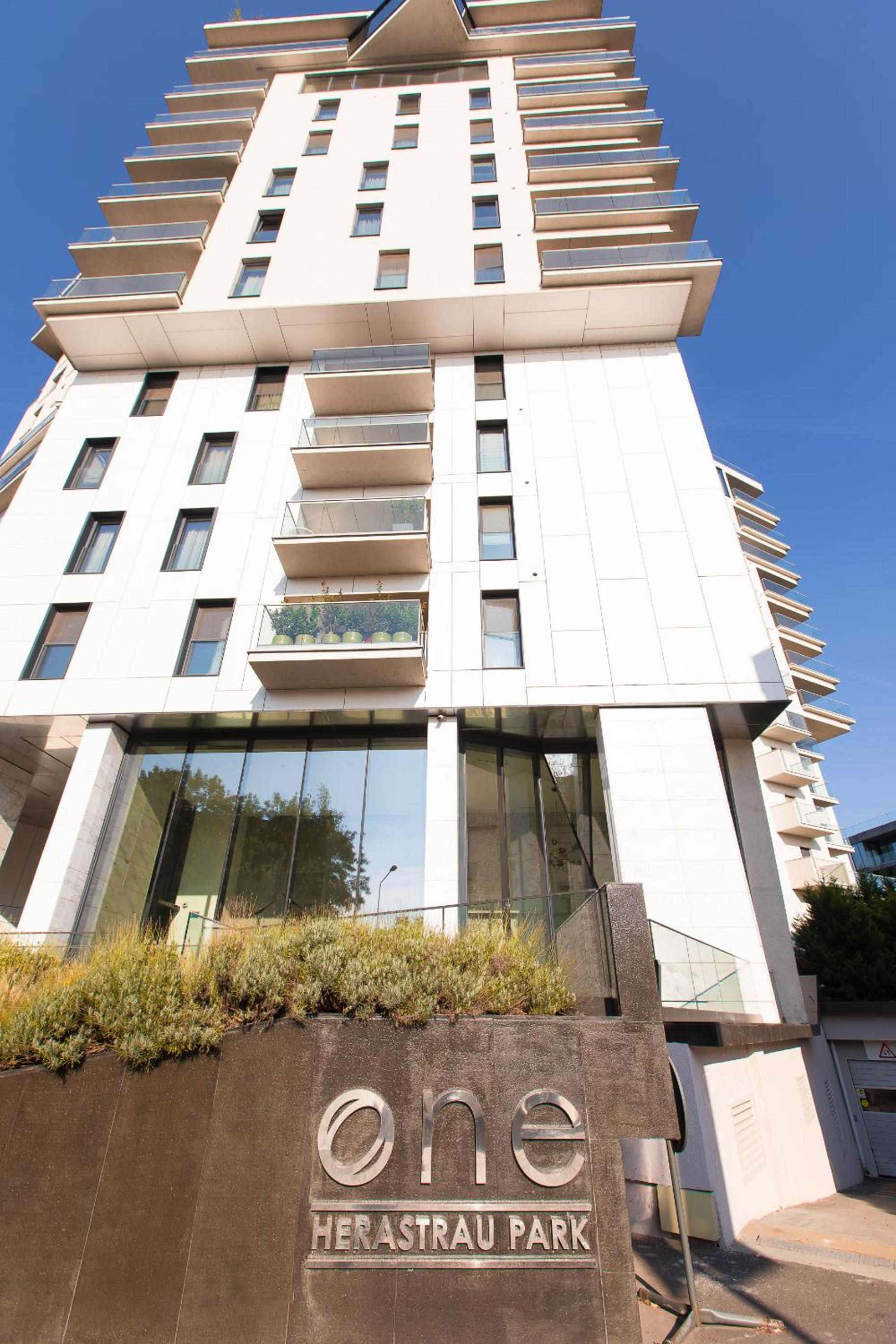 Premium Studio Apartment in Herastrau with City View