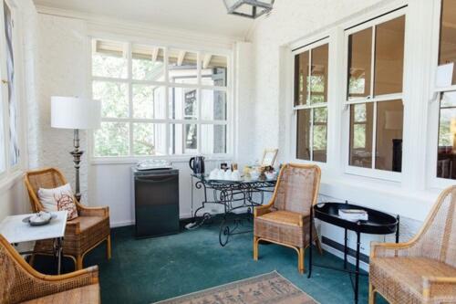 Lindsay House Guest House