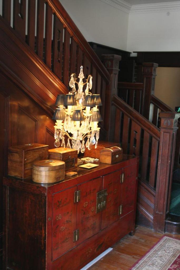 Lindsay House Guest House