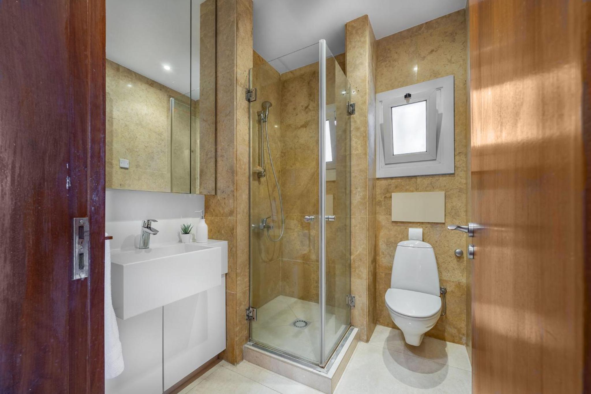 Berengaria Court - Sea Views 2bdr Apartment