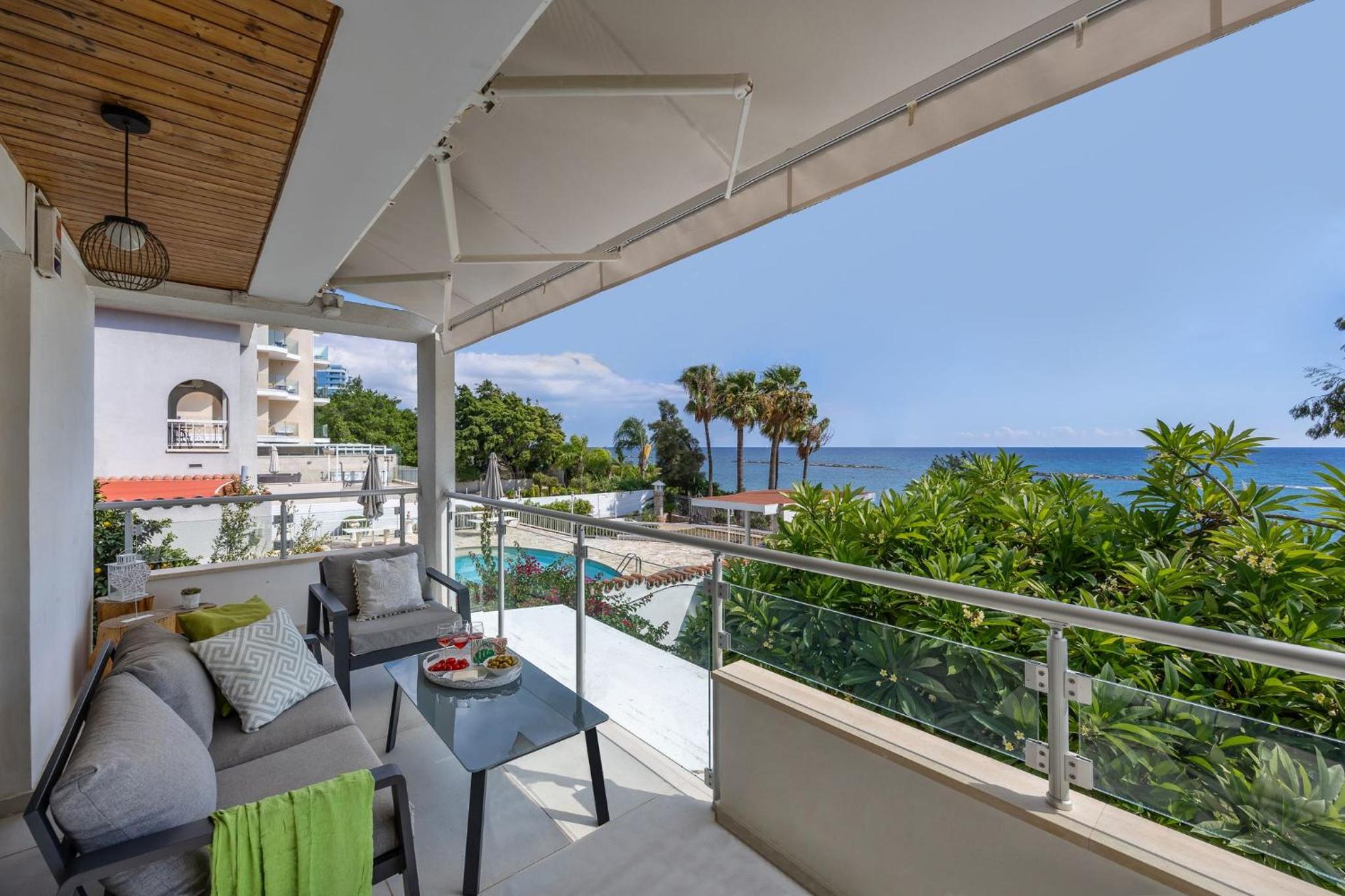Berengaria Court - Sea Views 2bdr Apartment