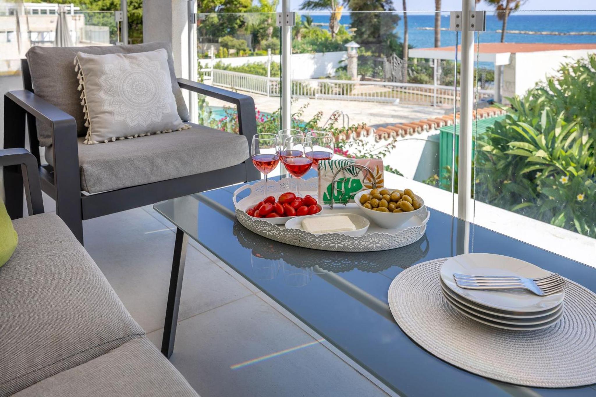 Berengaria Court - Sea Views 2bdr Apartment