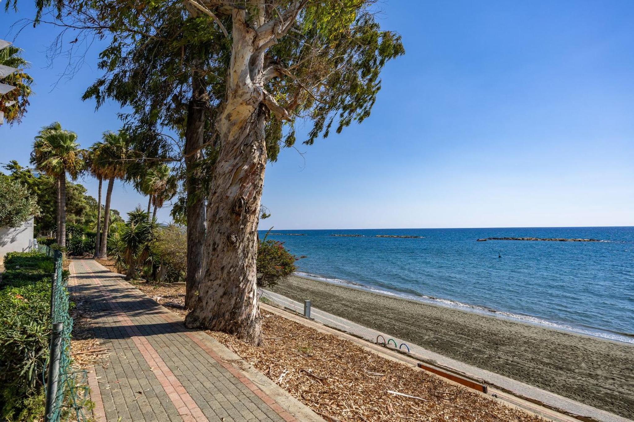 Berengaria Court - Sea Views 2bdr Apartment