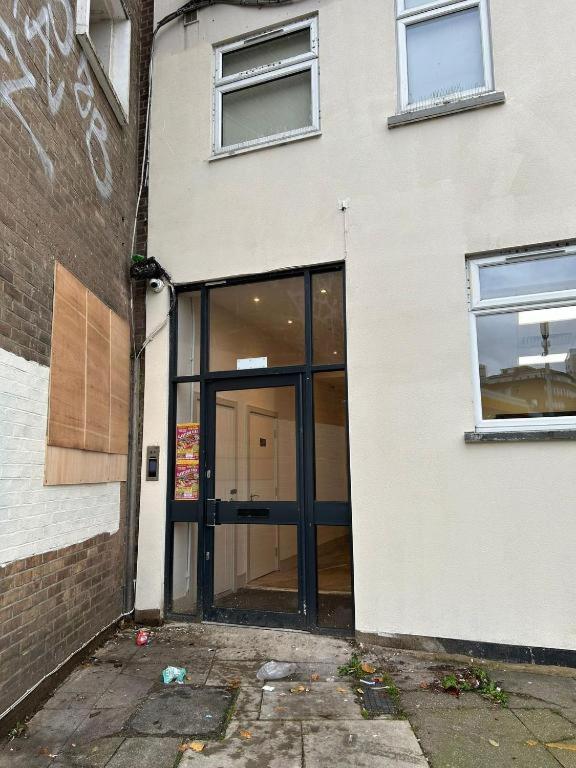 Wembley Park Cosy Flats 5mins to station!