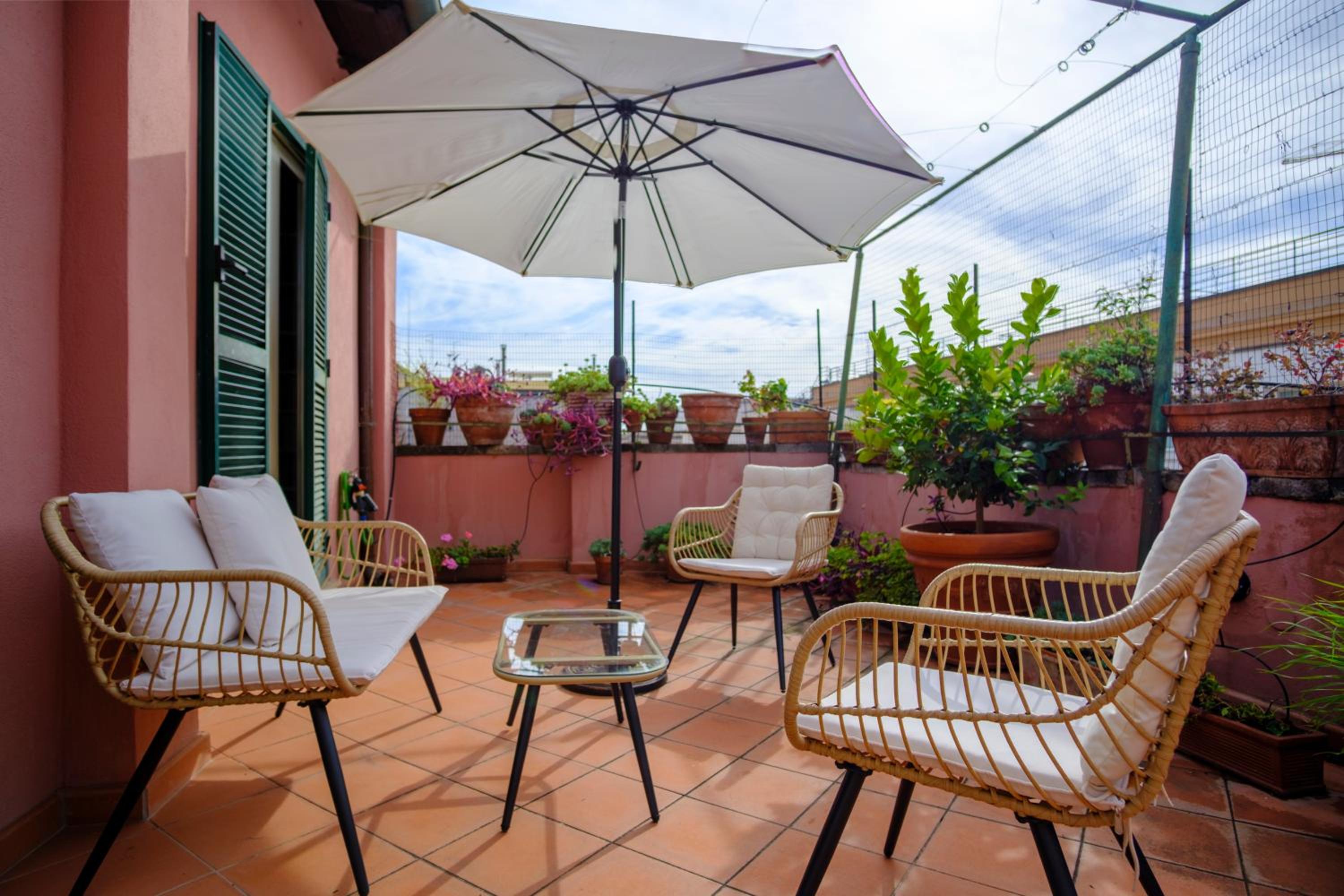 Elegantis Monti Penthouse With Private Terrace and Colosseum View