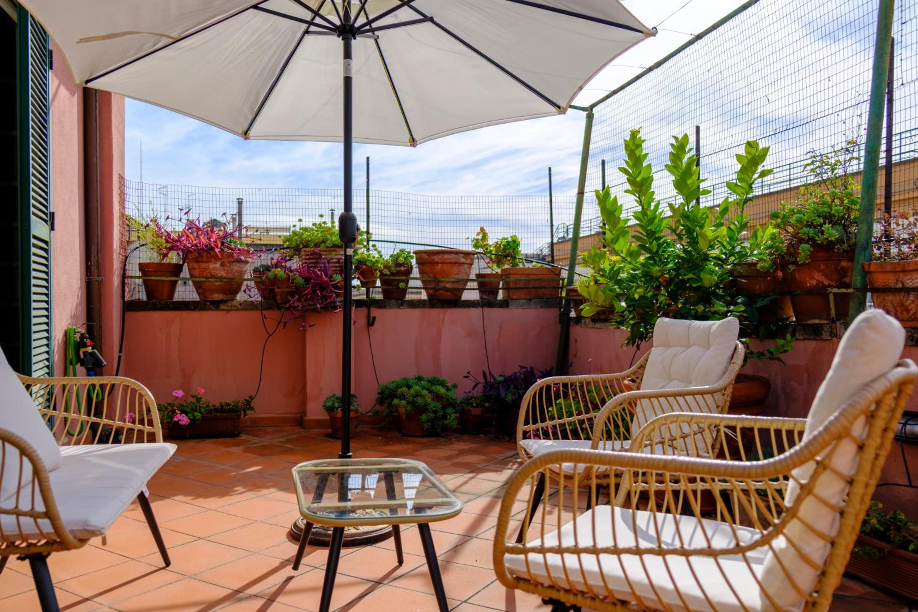 Elegantis Monti Penthouse With Private Terrace and Colosseum View