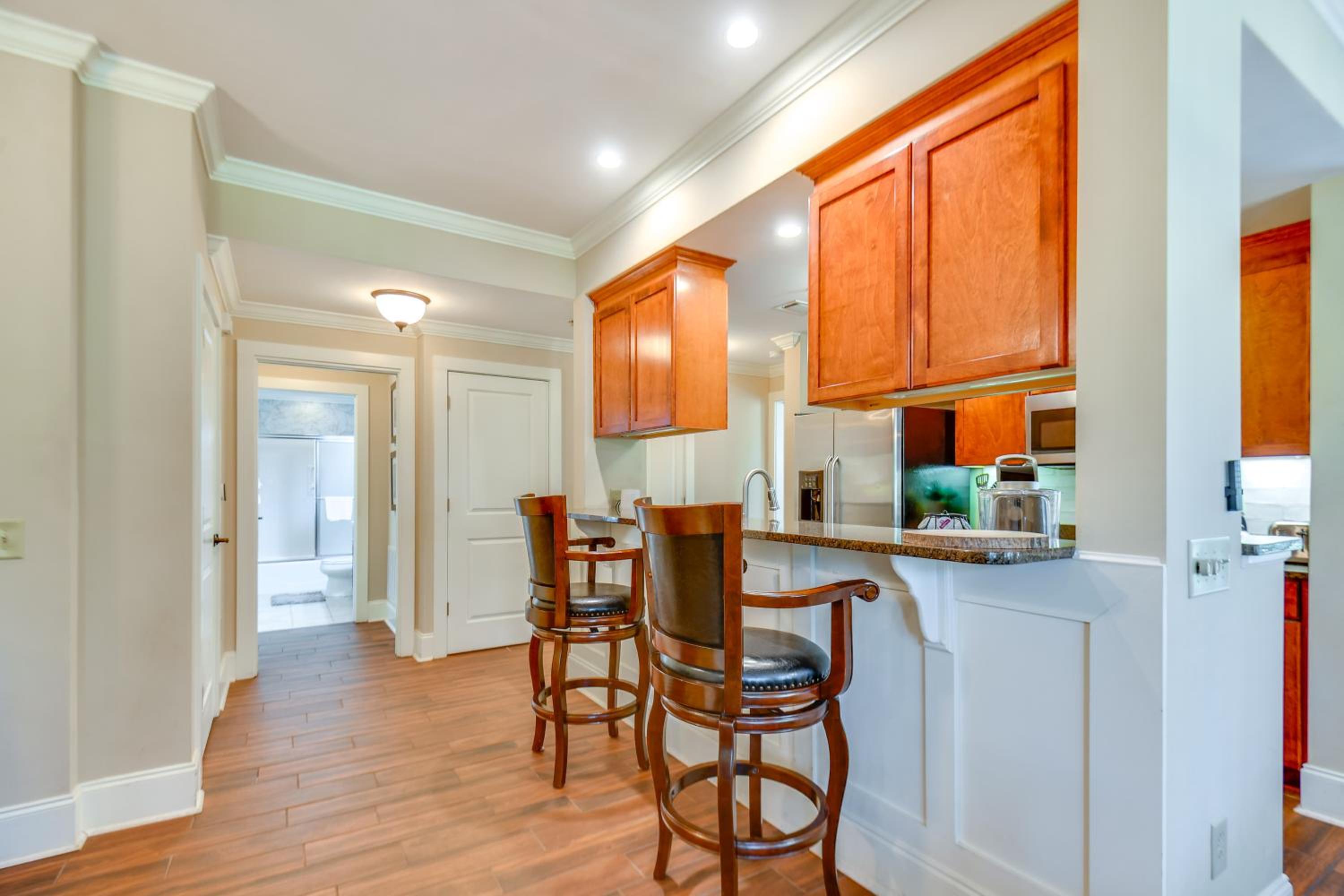 Lake Oconee Creekside Condo with Dock Access