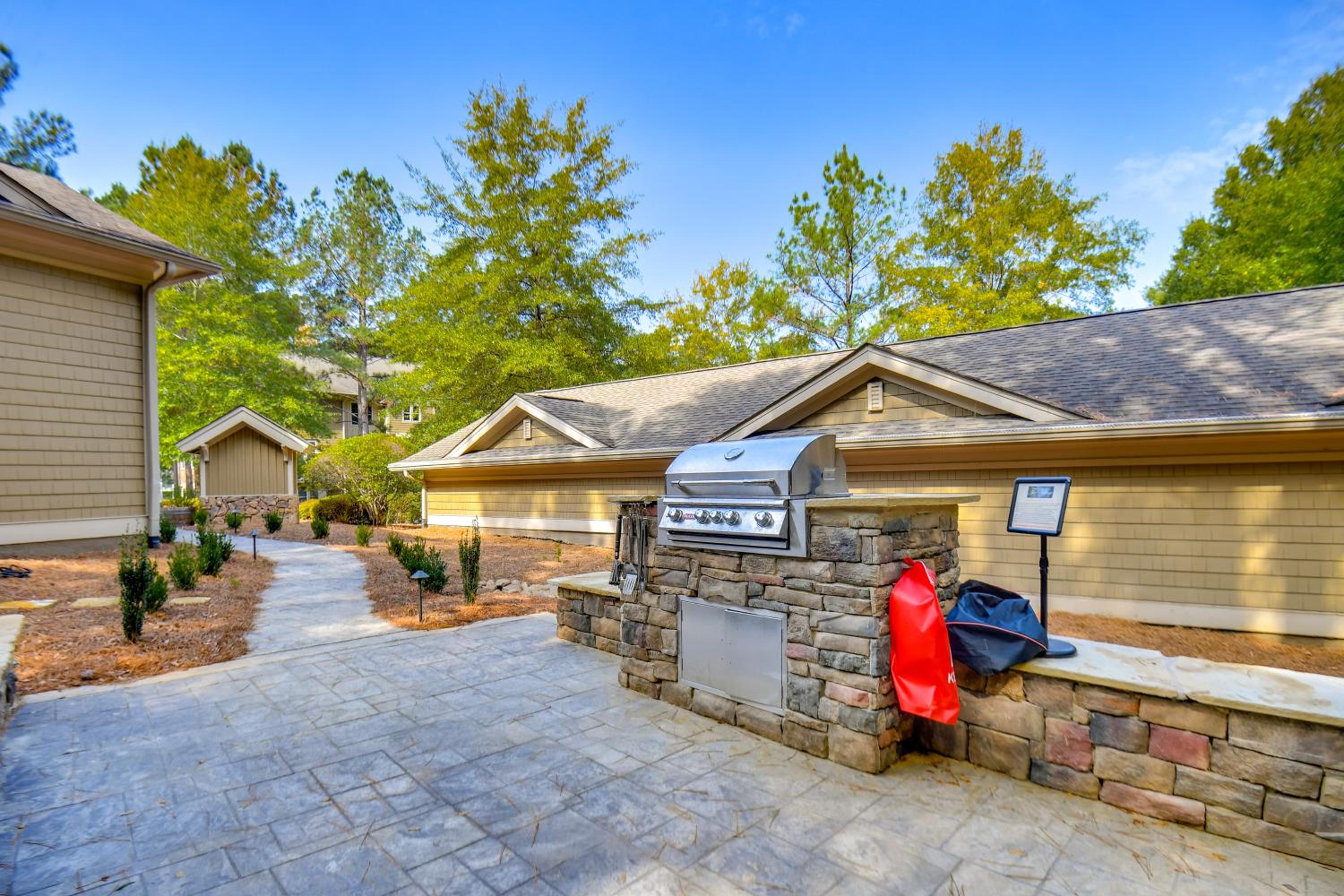 Lake Oconee Creekside Condo with Dock Access