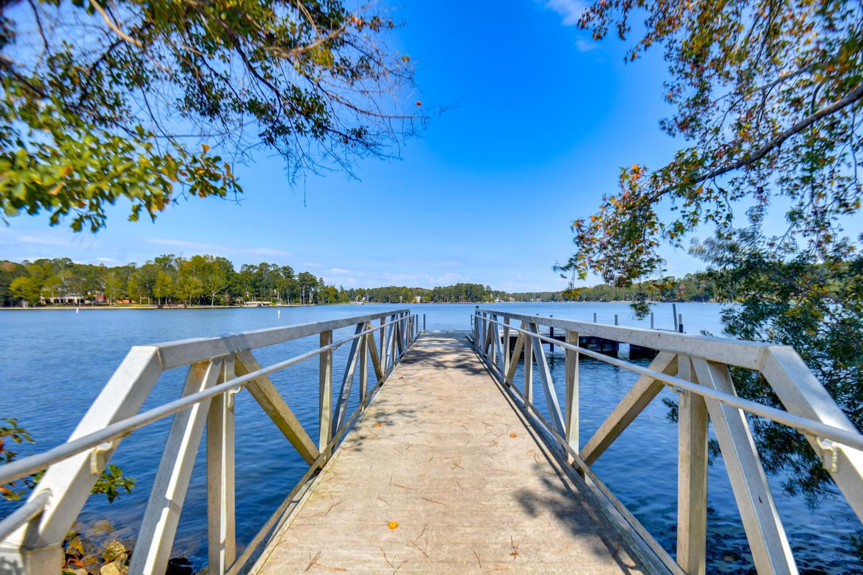 Lake Oconee Creekside Condo with Dock Access