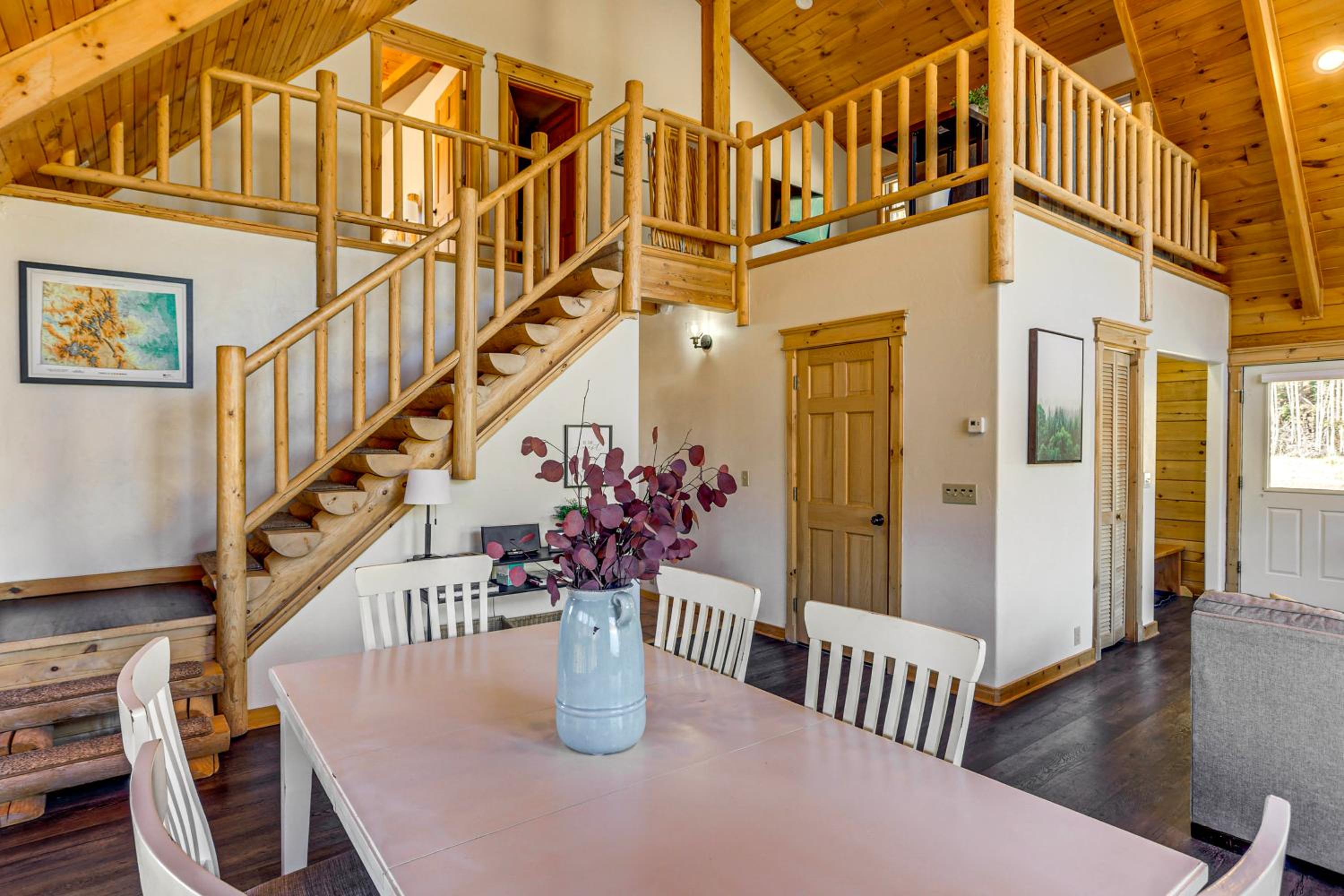 Stunning San Juan Mtn Views Cabin Near Skiing!