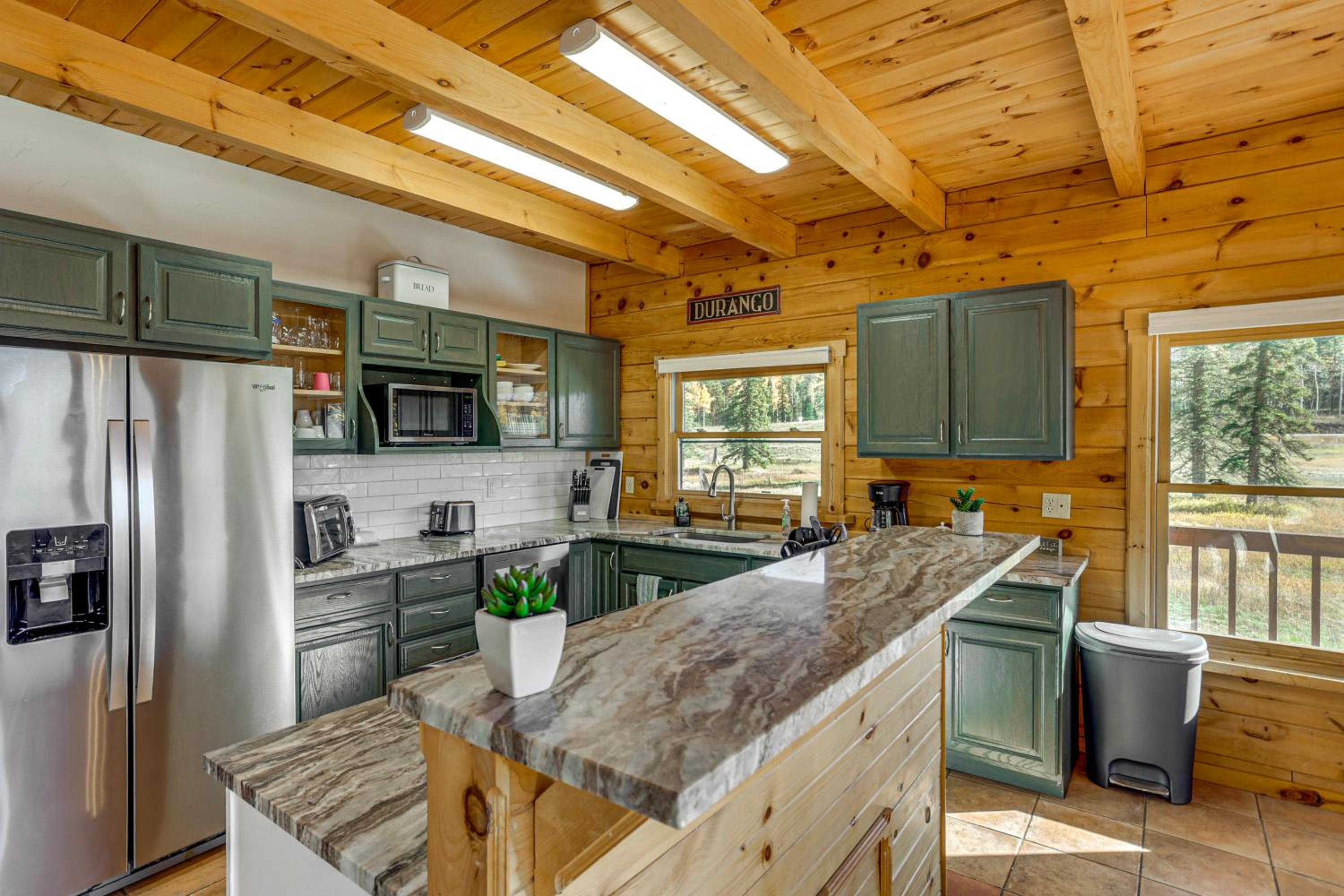 Stunning San Juan Mtn Views Cabin Near Skiing!
