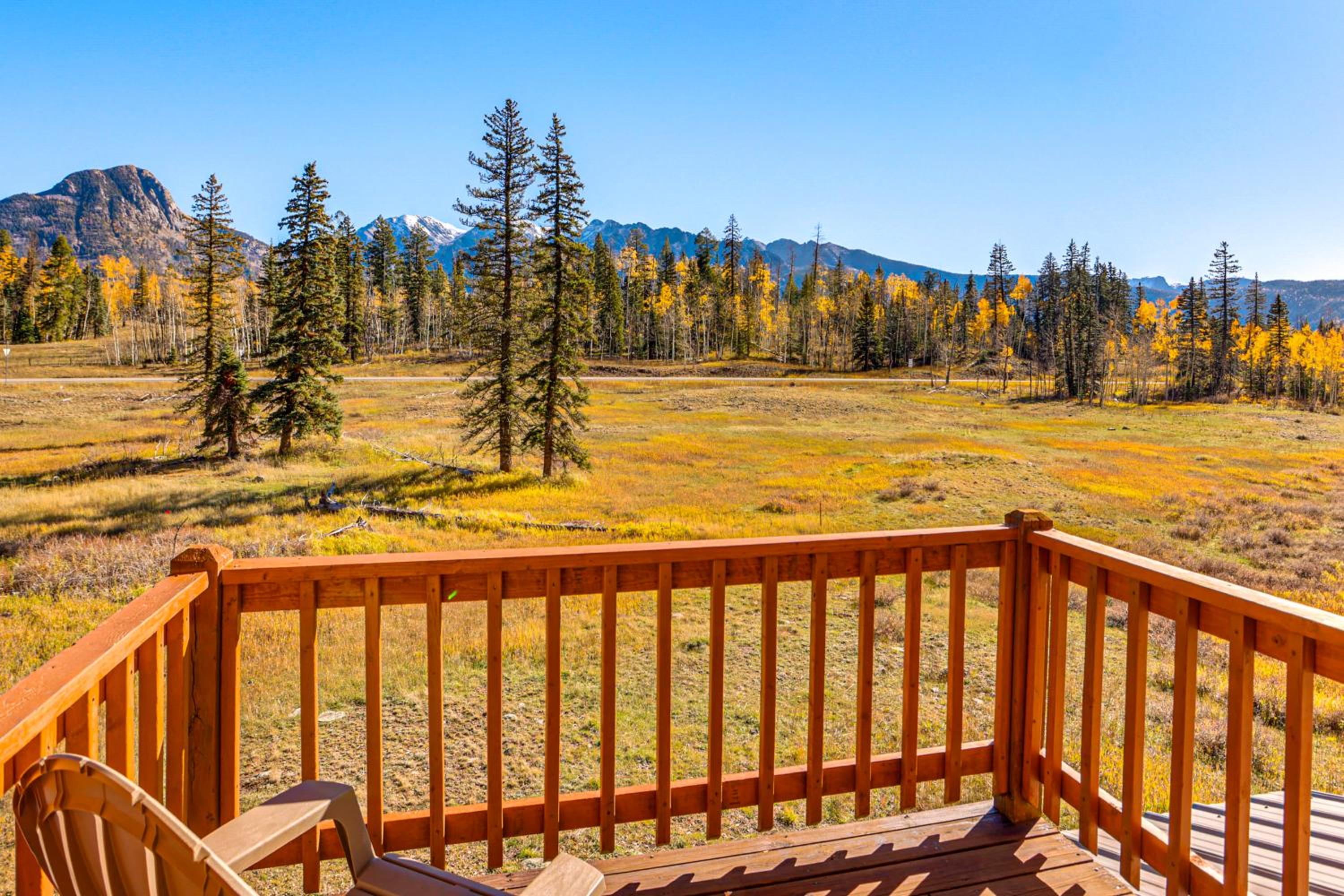 Stunning San Juan Mtn Views Cabin Near Skiing!
