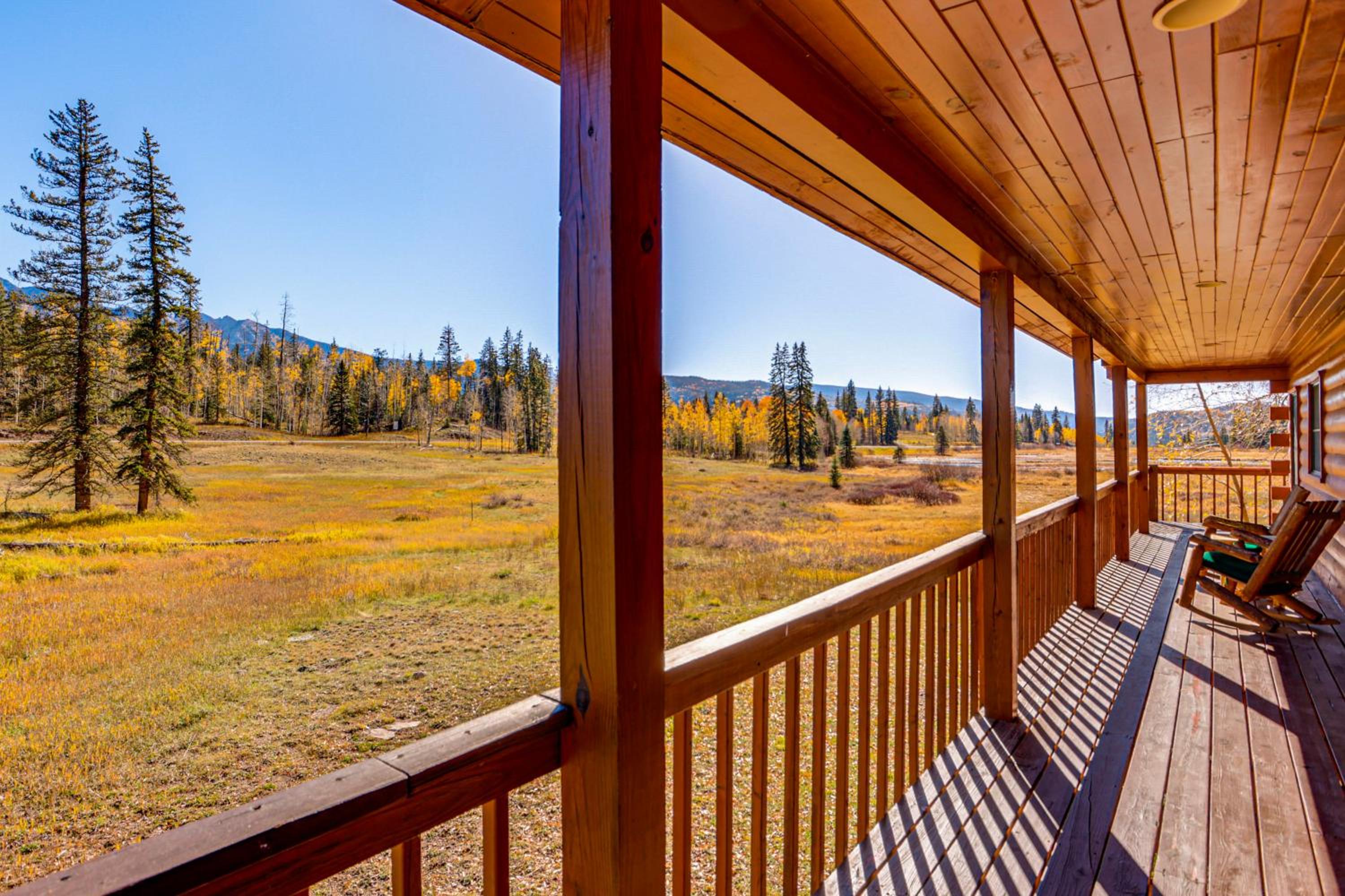 Stunning San Juan Mtn Views Cabin Near Skiing!