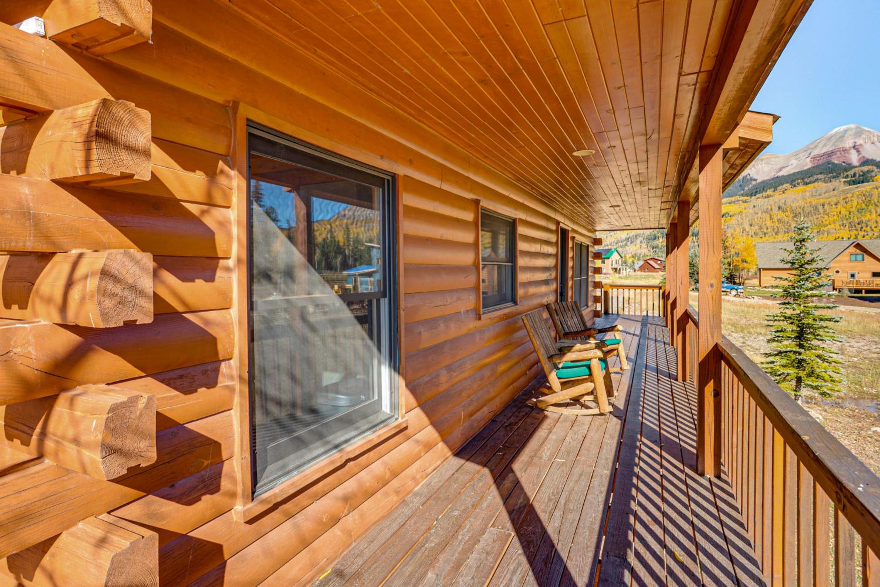 Stunning San Juan Mtn Views Cabin Near Skiing!