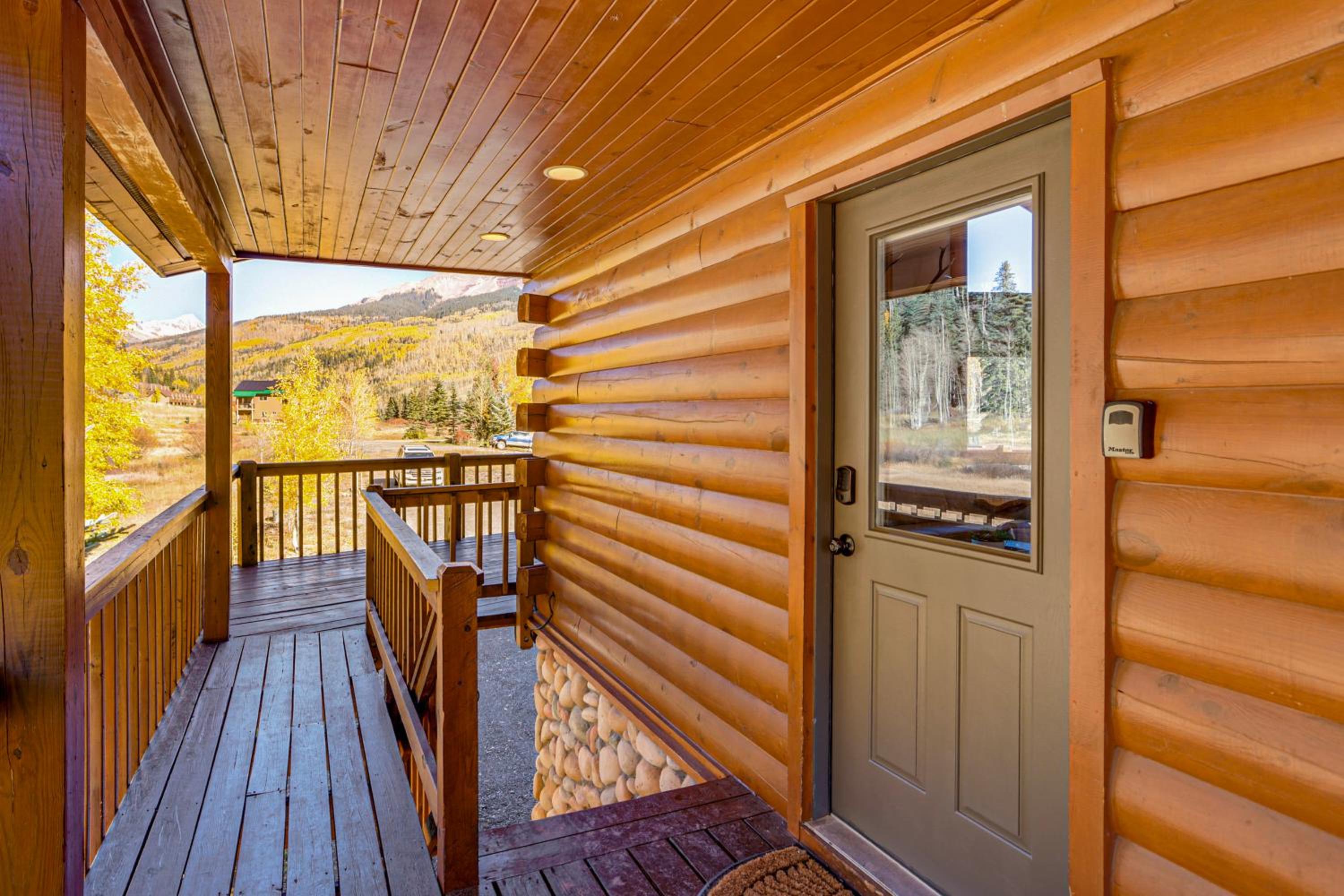 Stunning San Juan Mtn Views Cabin Near Skiing!