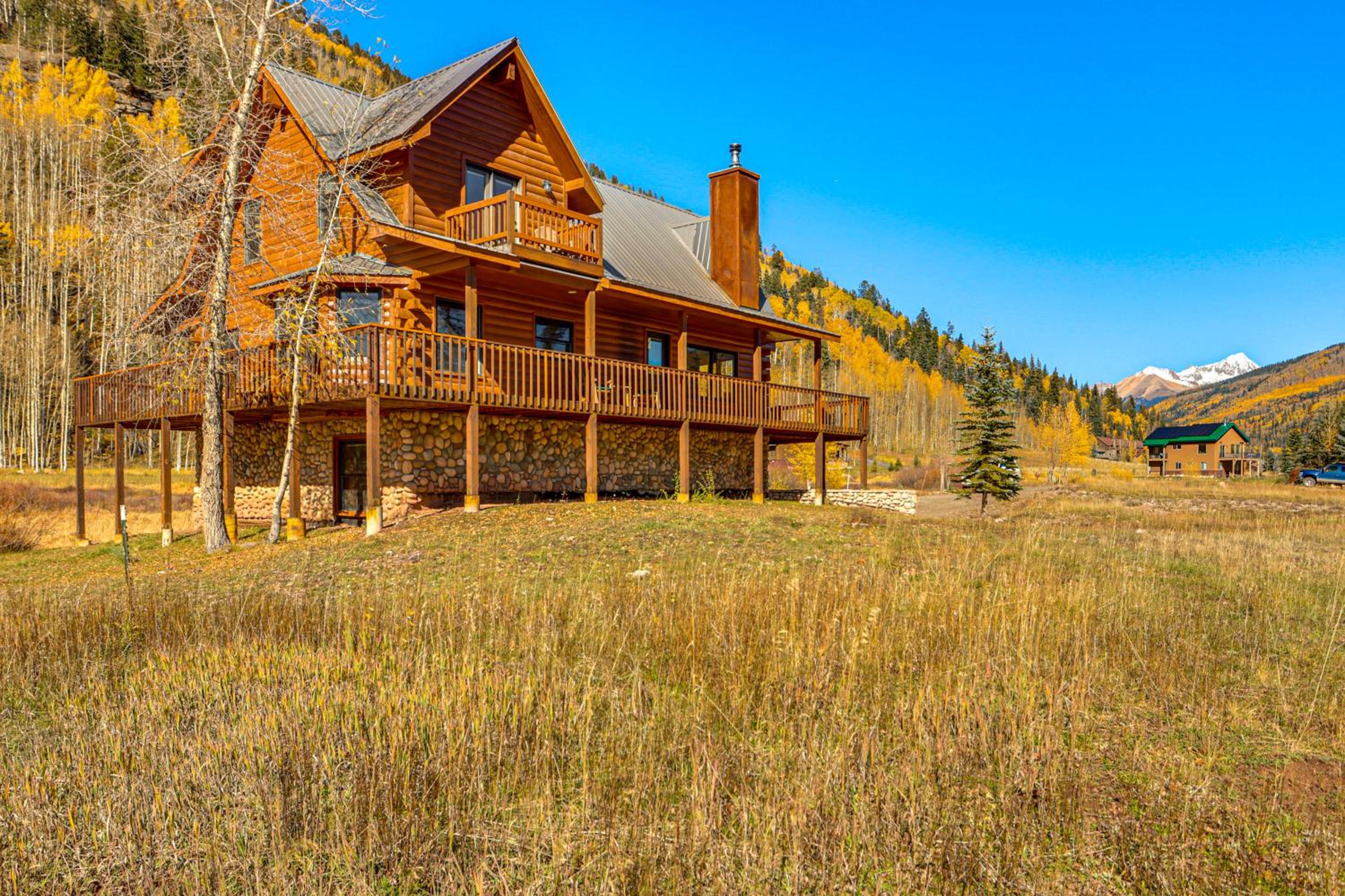Stunning San Juan Mtn Views Cabin Near Skiing!