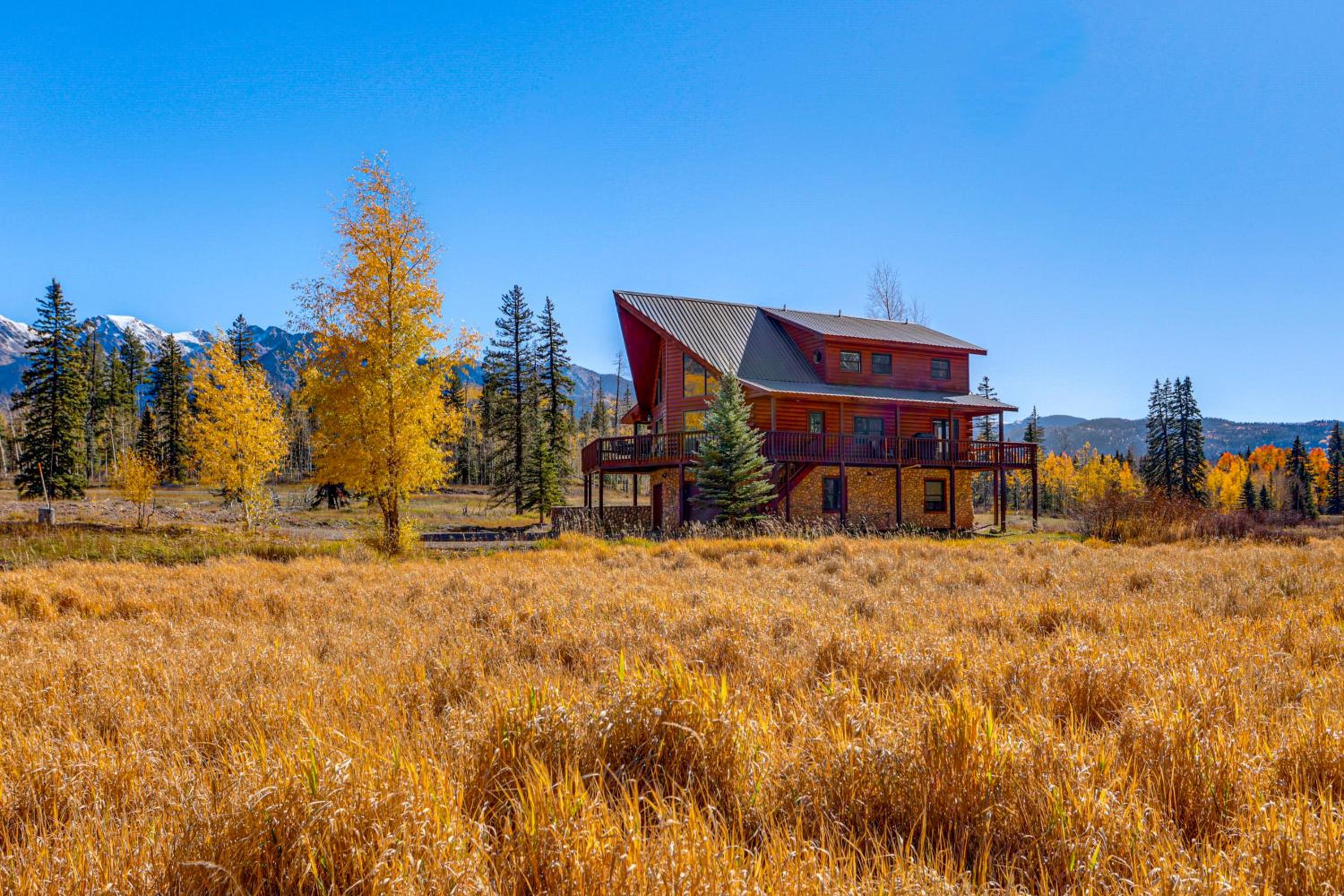 Stunning San Juan Mtn Views Cabin Near Skiing!