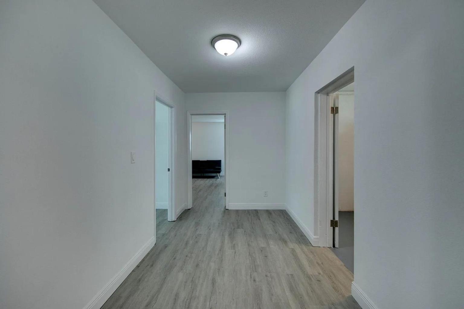 Spacious Home Sleeps 16 - Private Pool Near IMG