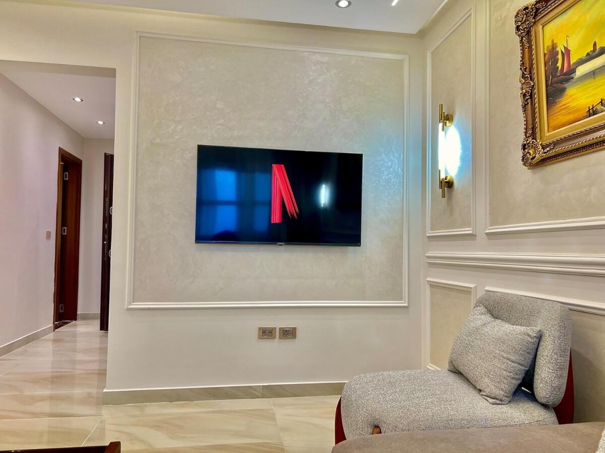 Ultra Luxurious 2BR 3BR in Gated Compound