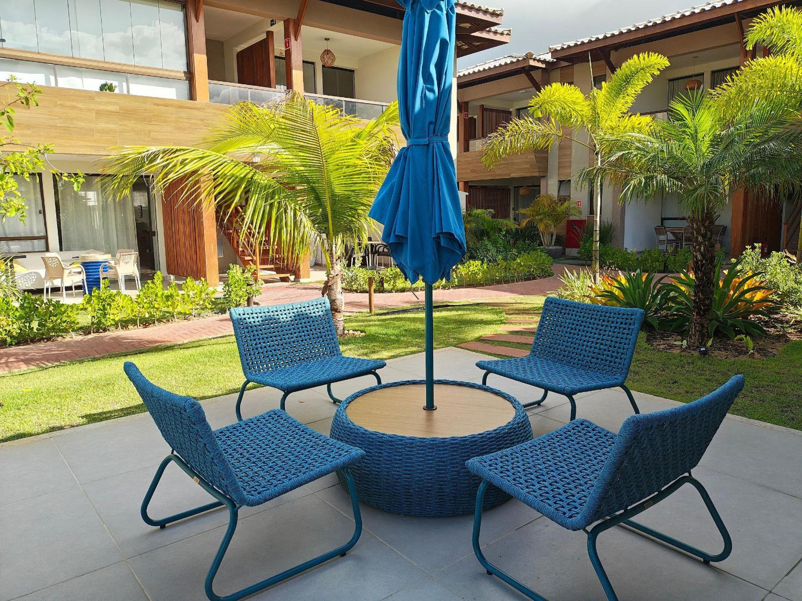 Condo with Pool 450m from the Beach in Itacimirim - VBRs