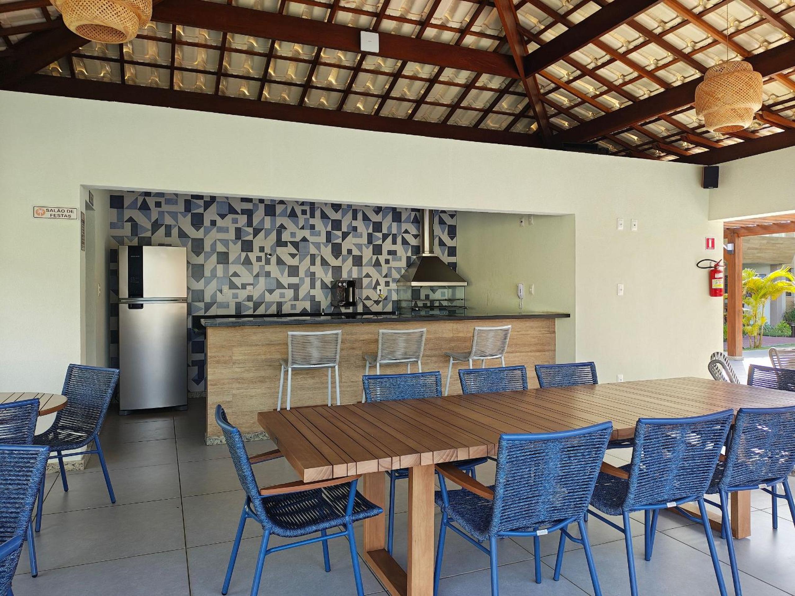 Condo with Pool 450m from the Beach in Itacimirim - VBRs