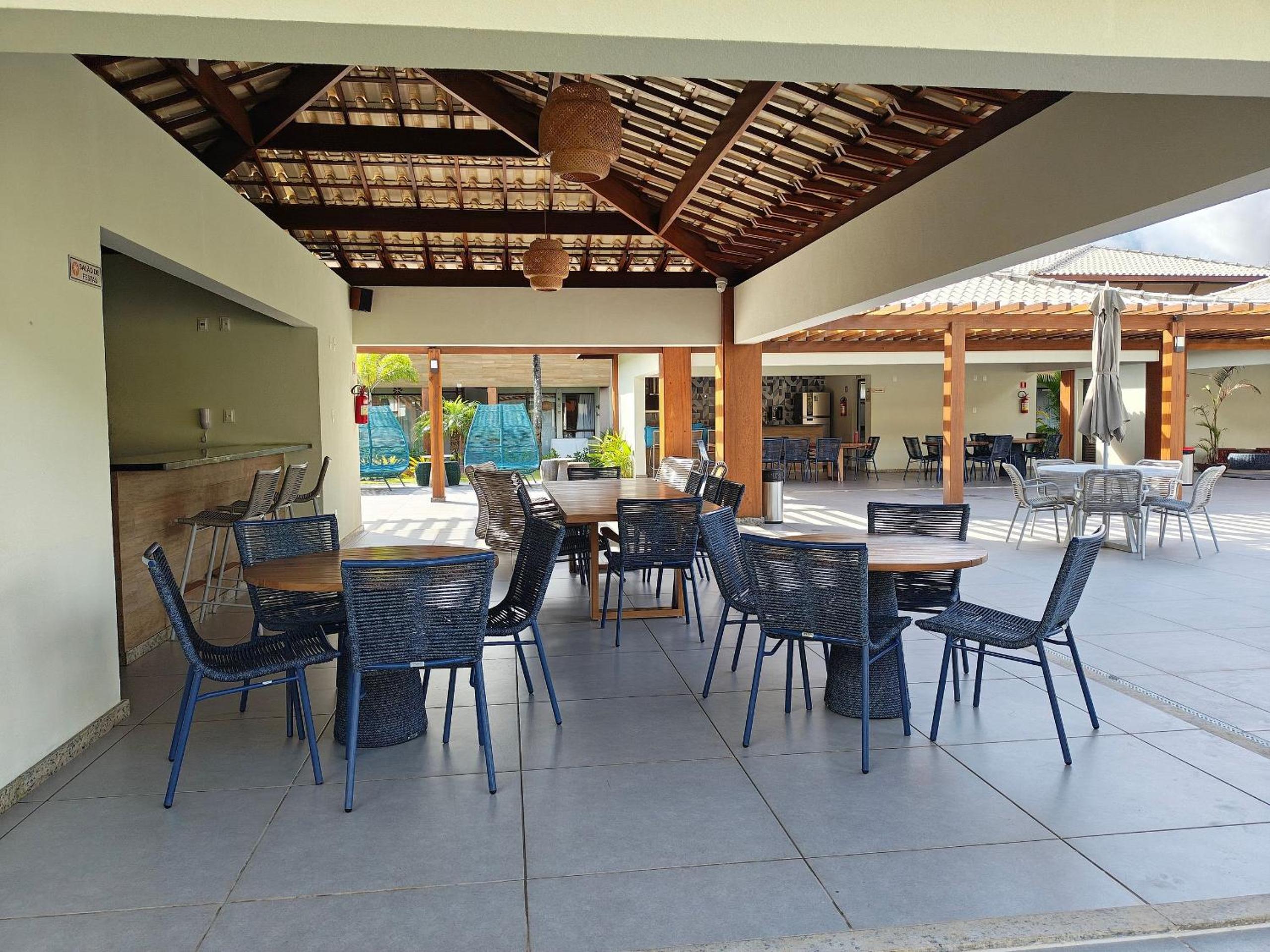 Condo with Pool 450m from the Beach in Itacimirim - VBRs