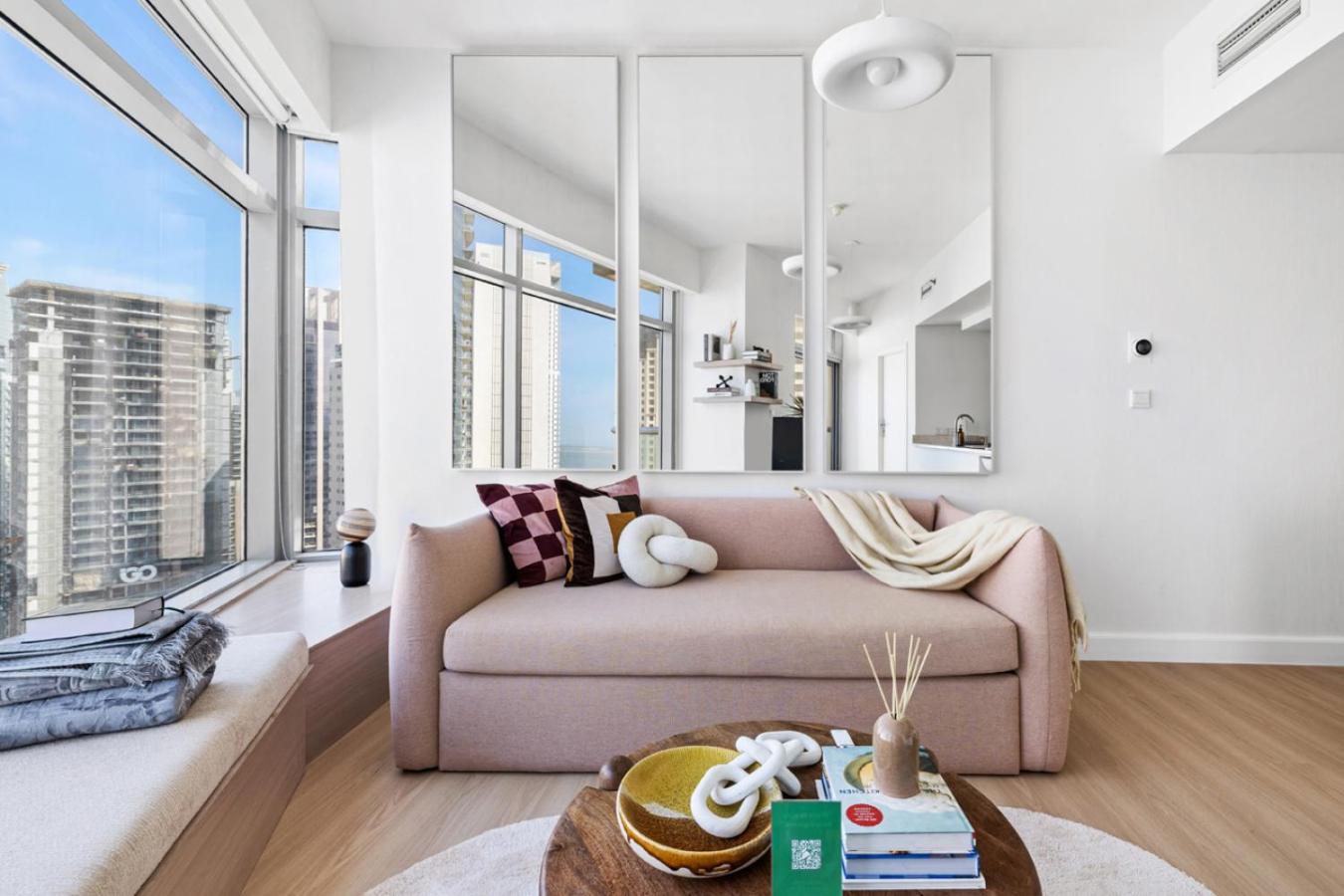 High-Floor 2BR in Dubai Marina with Balcony