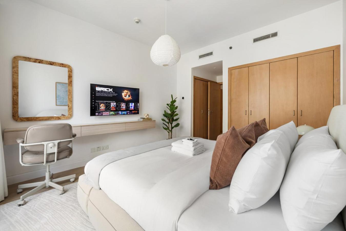 High-Floor 2BR in Dubai Marina with Balcony