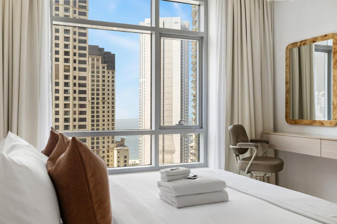 High-Floor 2BR in Dubai Marina with Balcony