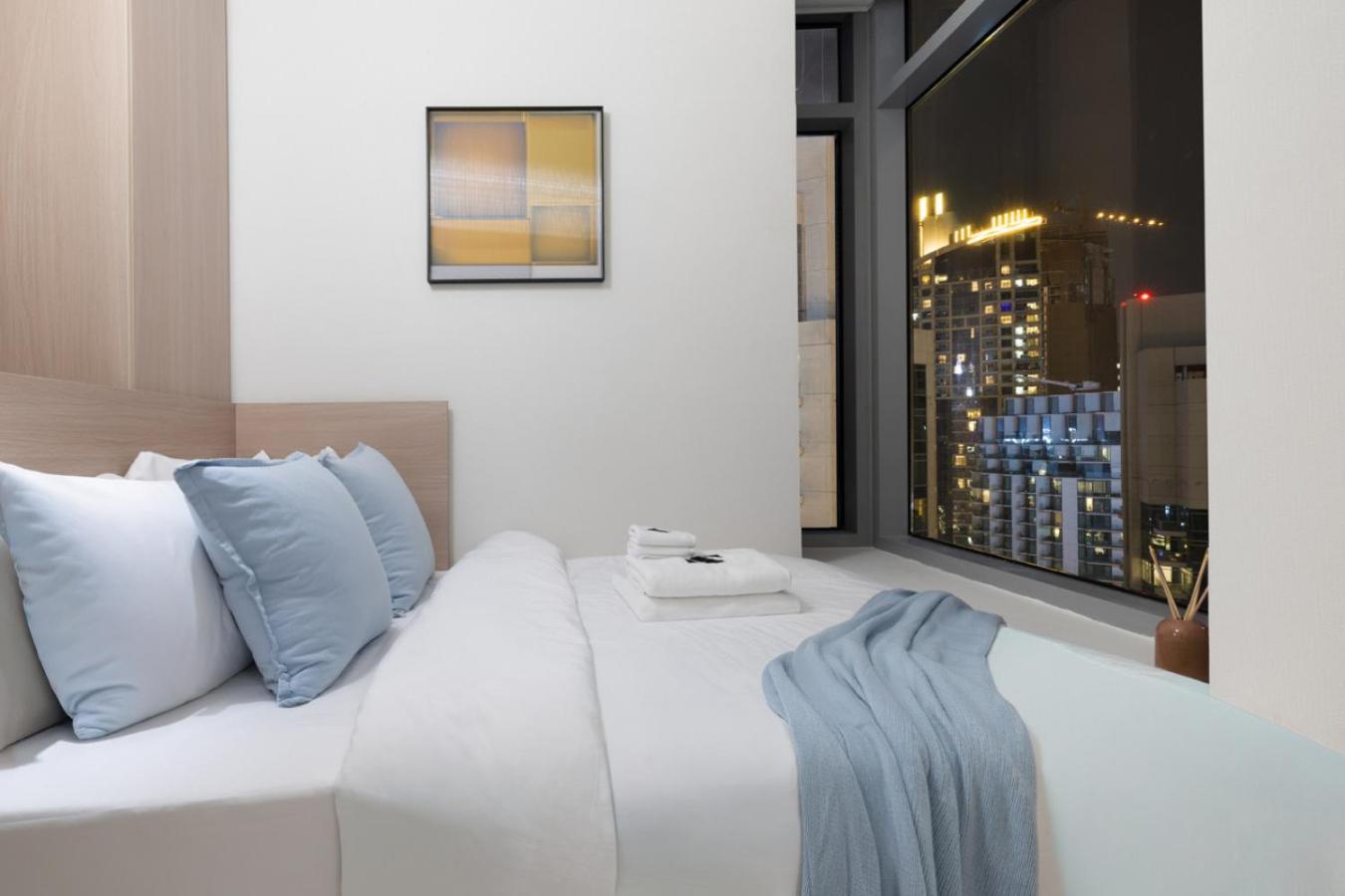 High-Floor 2BR in Dubai Marina with Balcony
