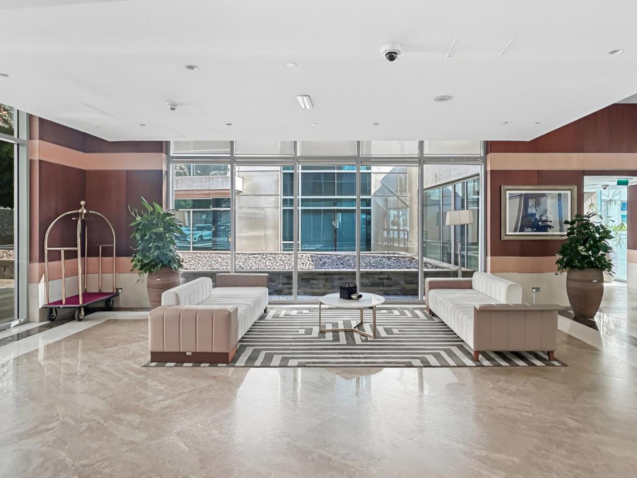 High-Floor 2BR in Dubai Marina with Balcony