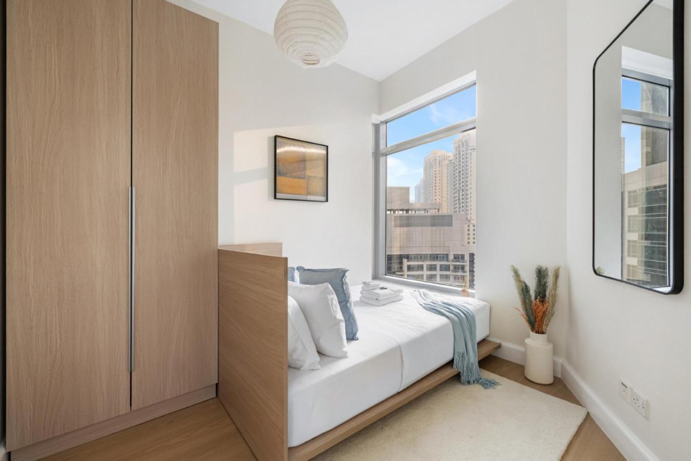 High-Floor 2BR in Dubai Marina with Balcony