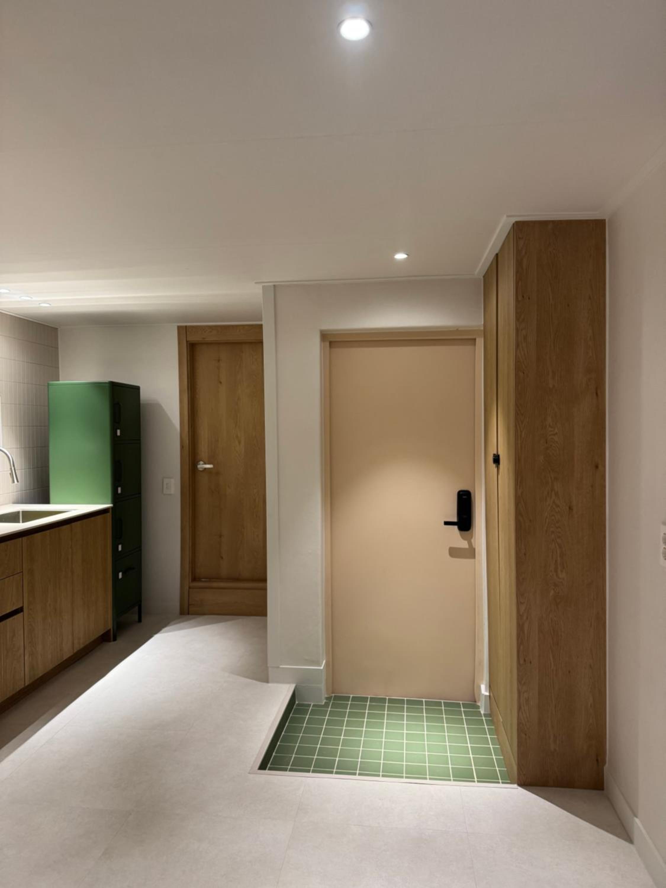 Heyhome Seochon, Semi-Basement