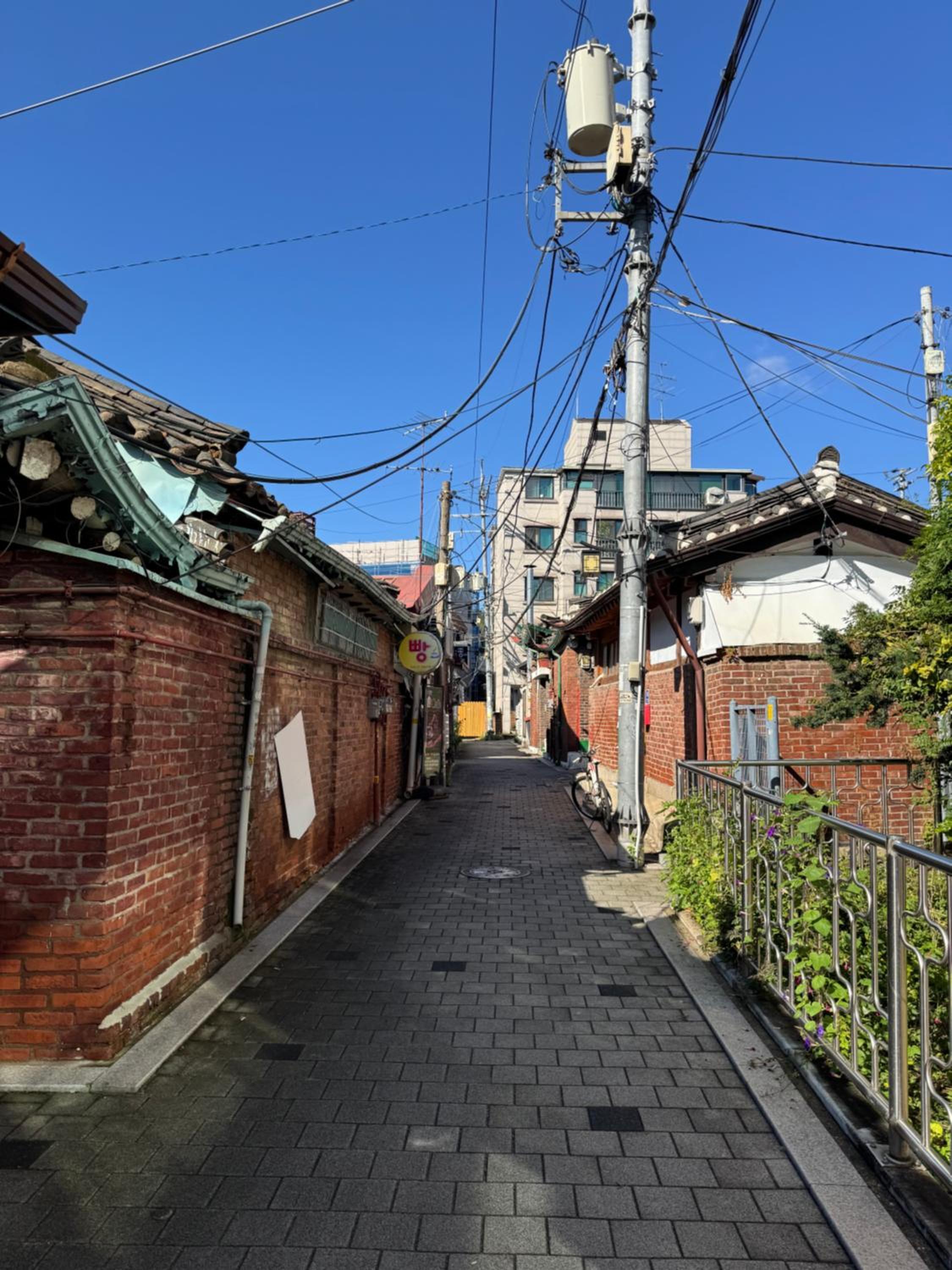 Heyhome Seochon, Semi-Basement