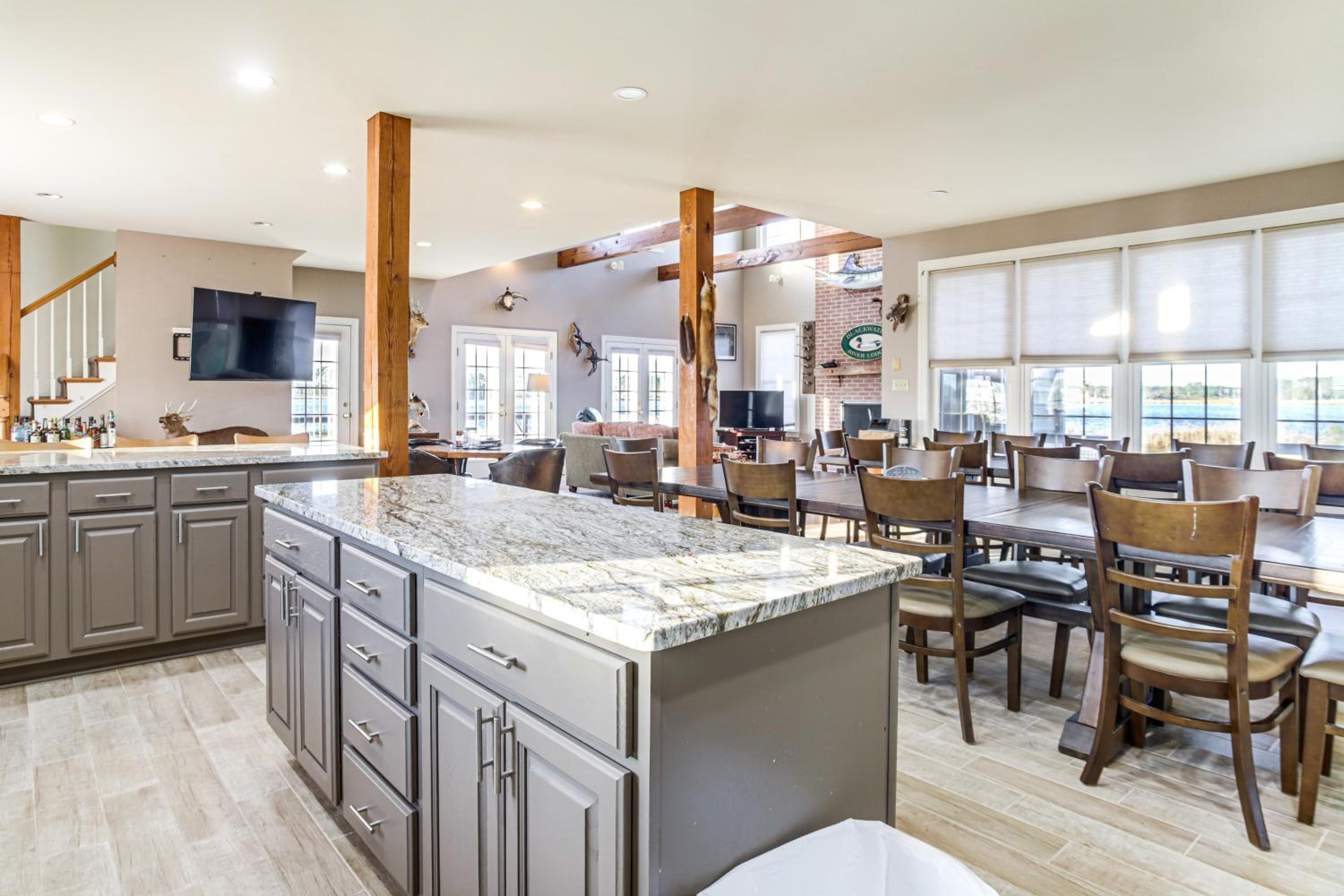 Eastern Shore Group Getaway! Riverfront Home