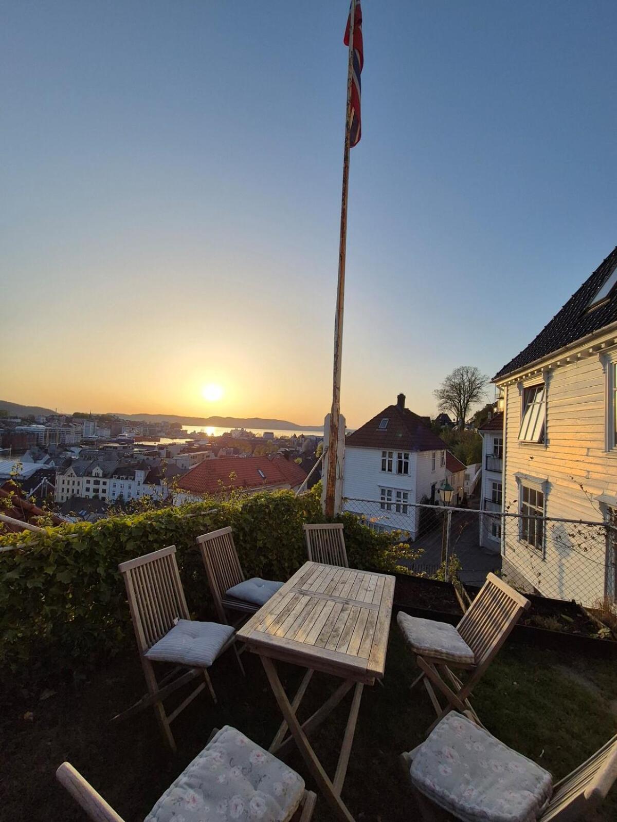 2-roms leilighet med spektakulær utsikt og privat hage