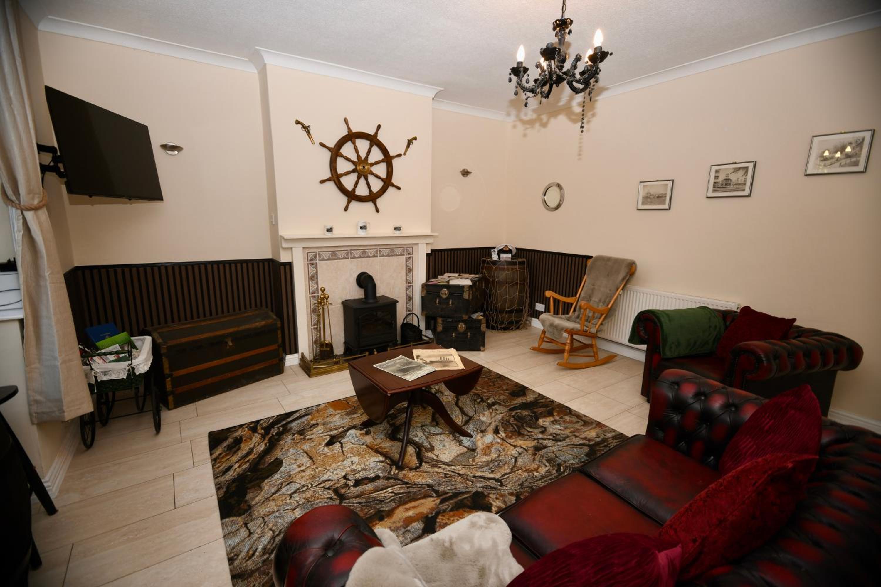 The Lower Deck-South Shields 4 seperate beds sleeps 5 Contractor and Long Stay Rates