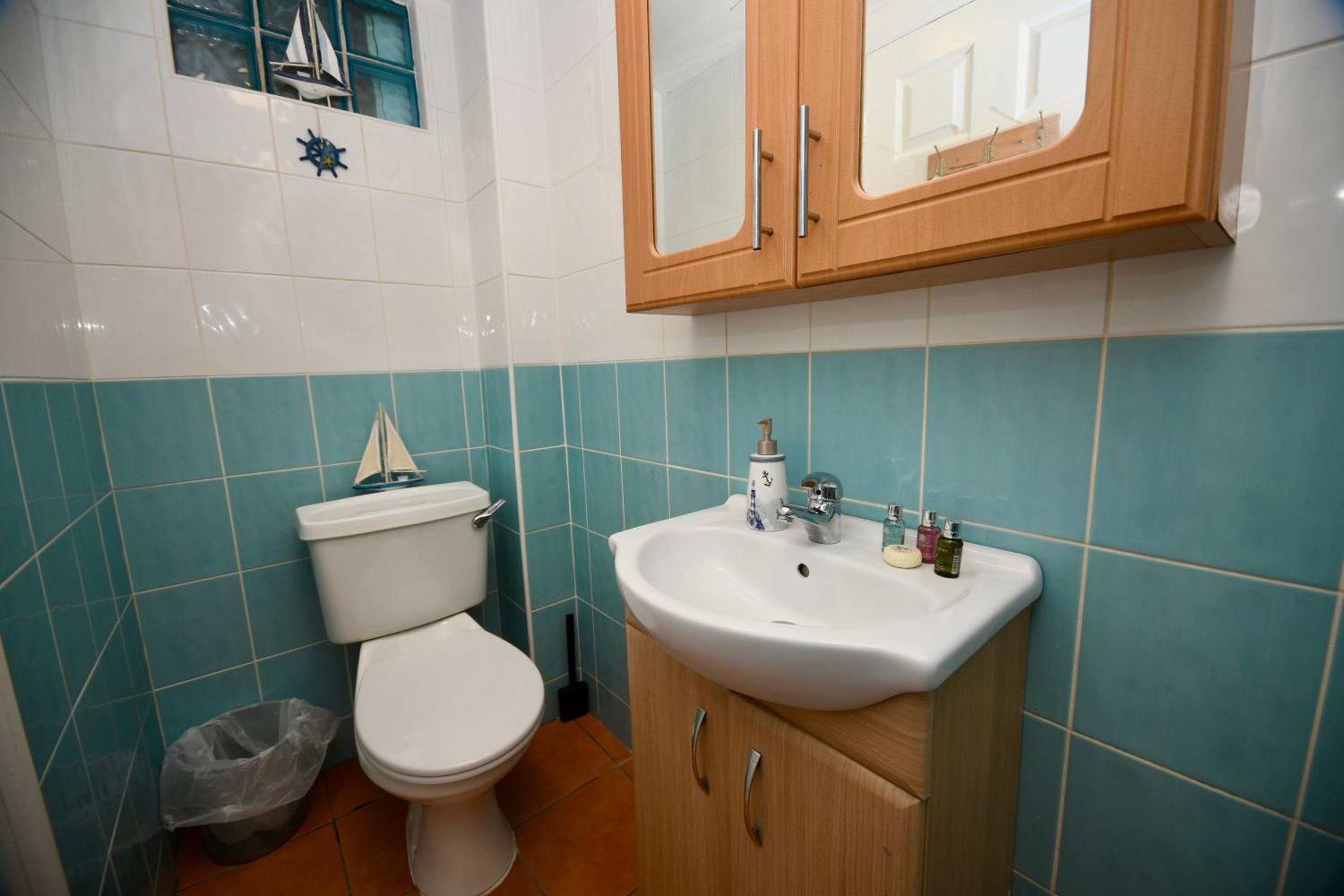 The Lower Deck-South Shields 4 seperate beds sleeps 5 Contractor and Long Stay Rates