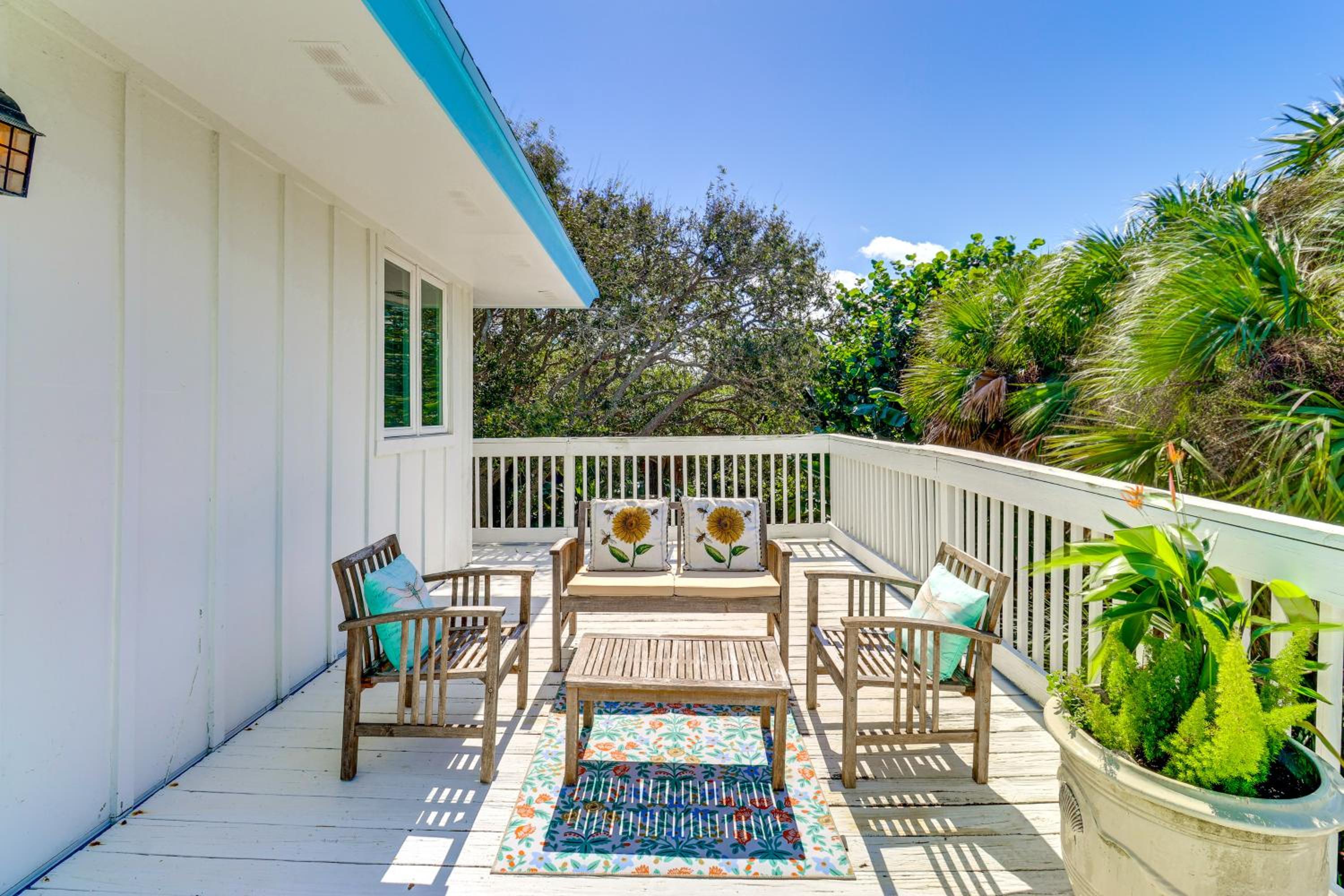 Walk to Wabasso Beach Home with Hot Tub and Bikes