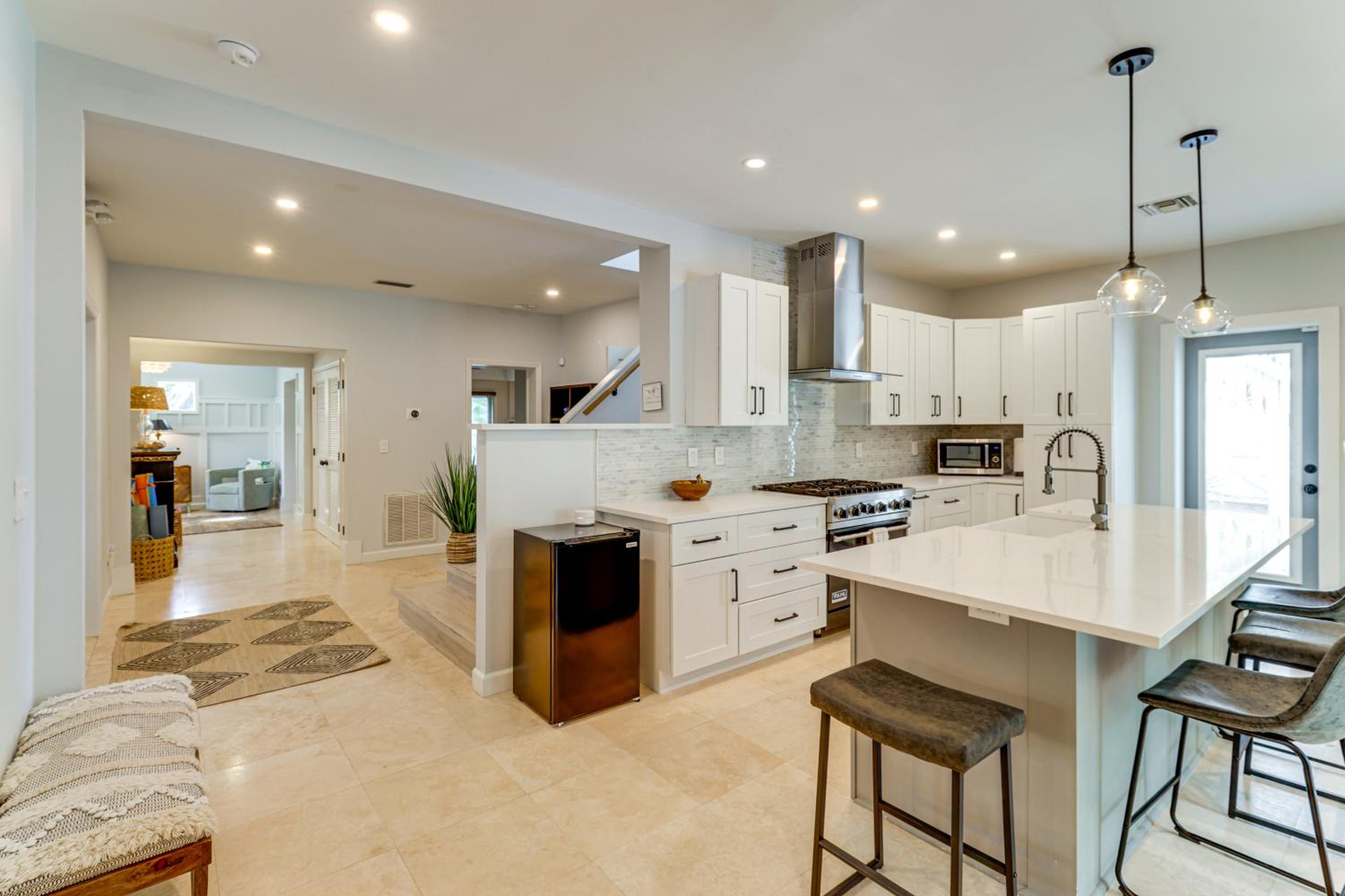 Walk to Wabasso Beach Home with Hot Tub and Bikes