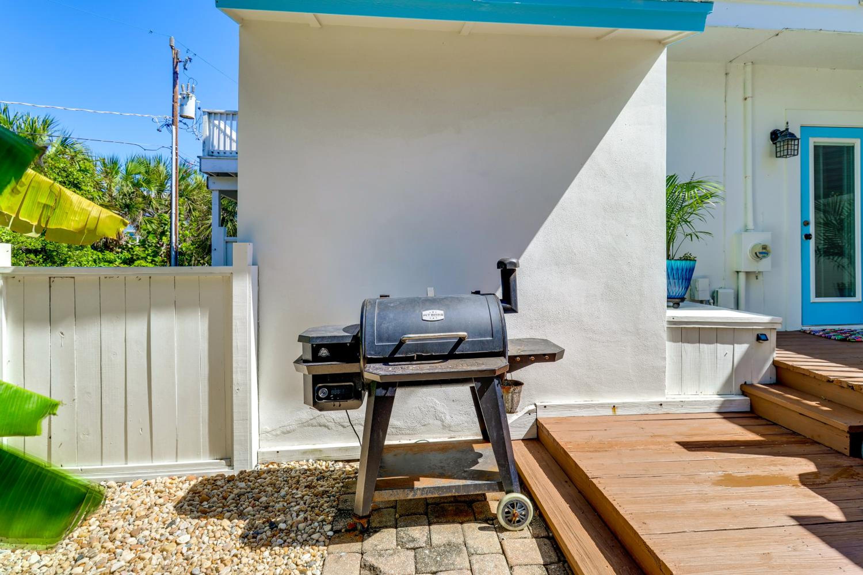 Walk to Wabasso Beach Home with Hot Tub and Bikes