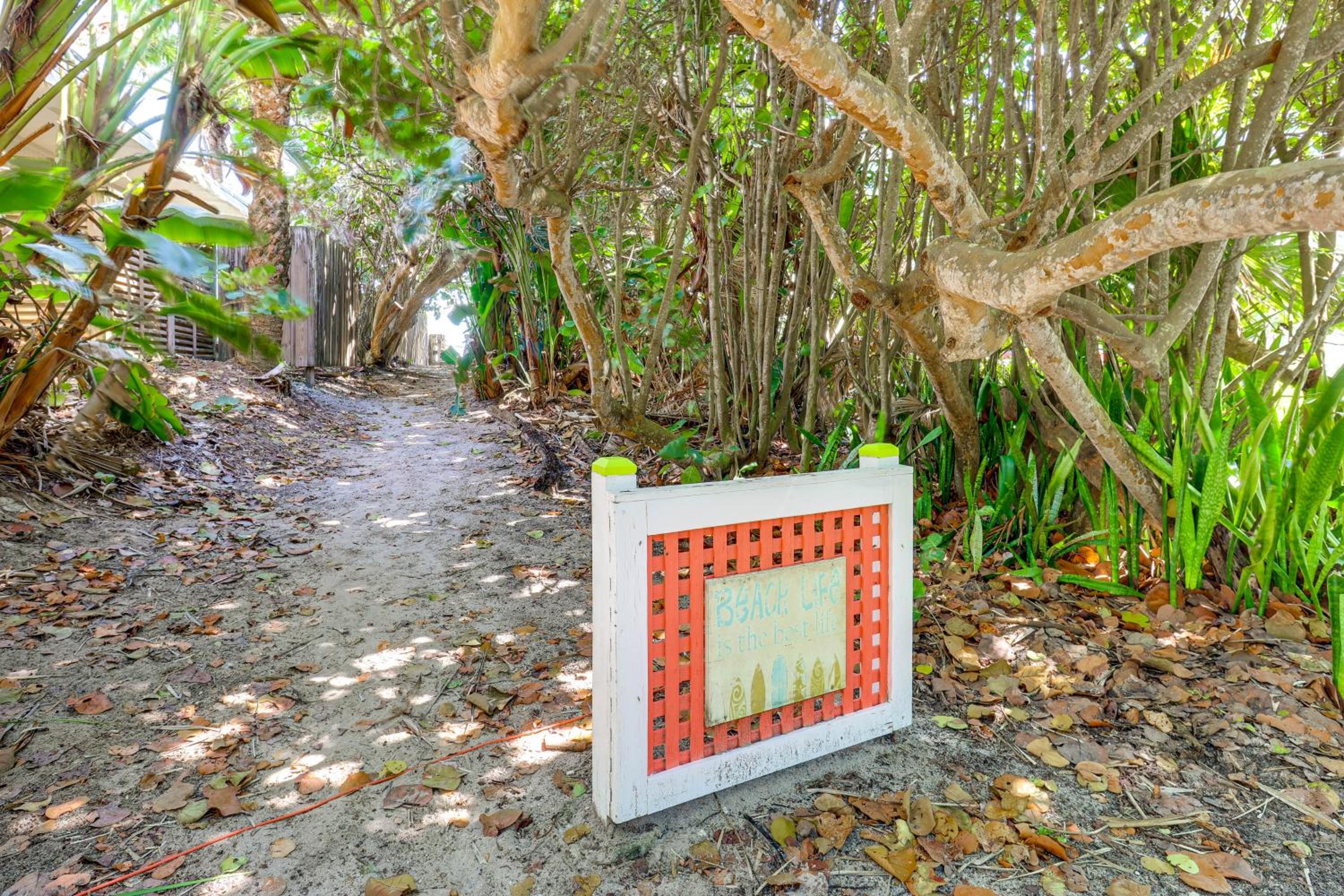 Walk to Wabasso Beach Home with Hot Tub and Bikes