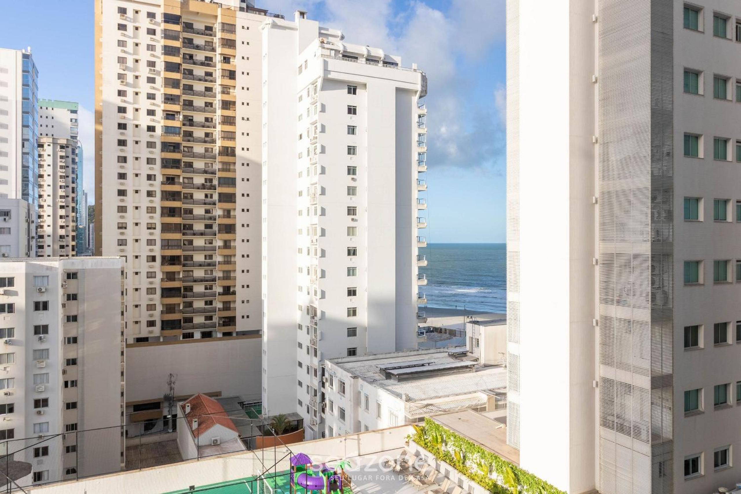 3 Bedroom Apt 50 m from the Main Shoreline EOB0701