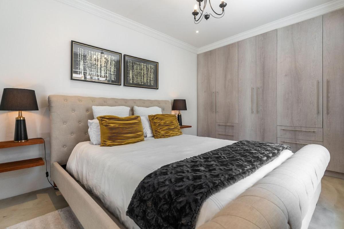 Modern Rustic Gem at the foot of Table Mountain