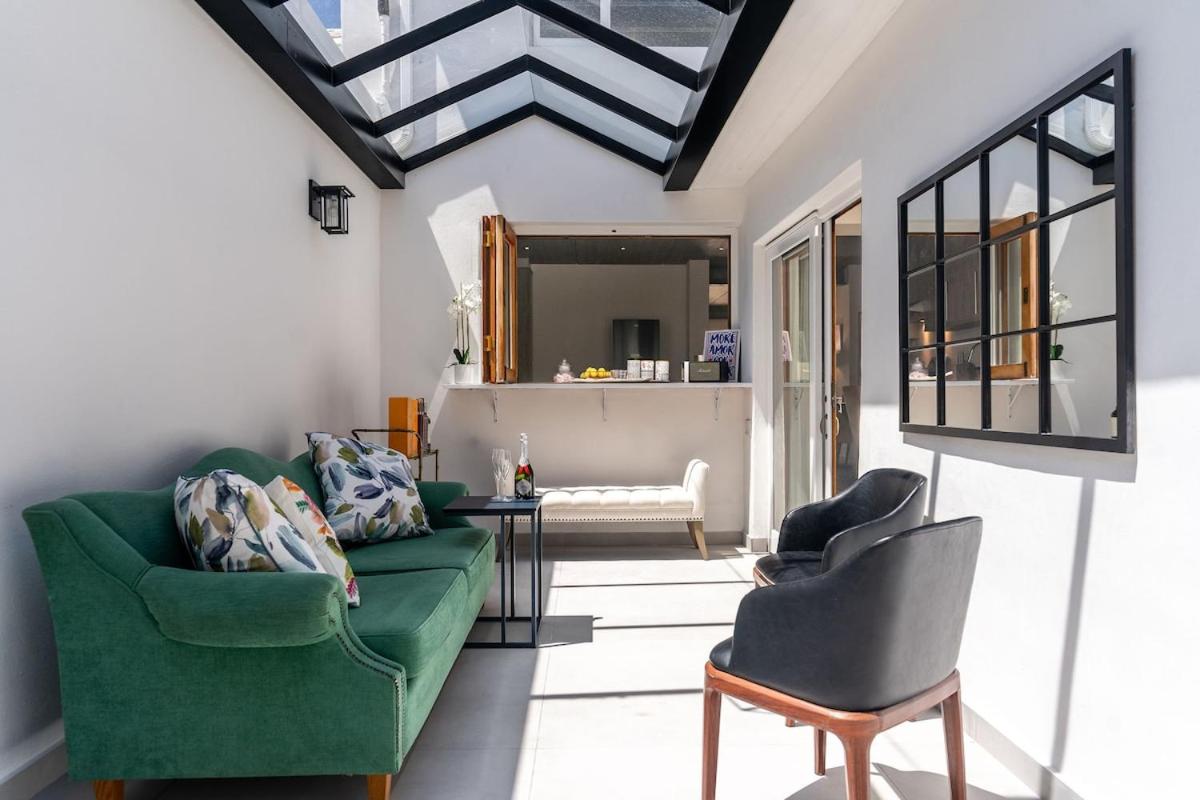 Modern Rustic Gem at the foot of Table Mountain